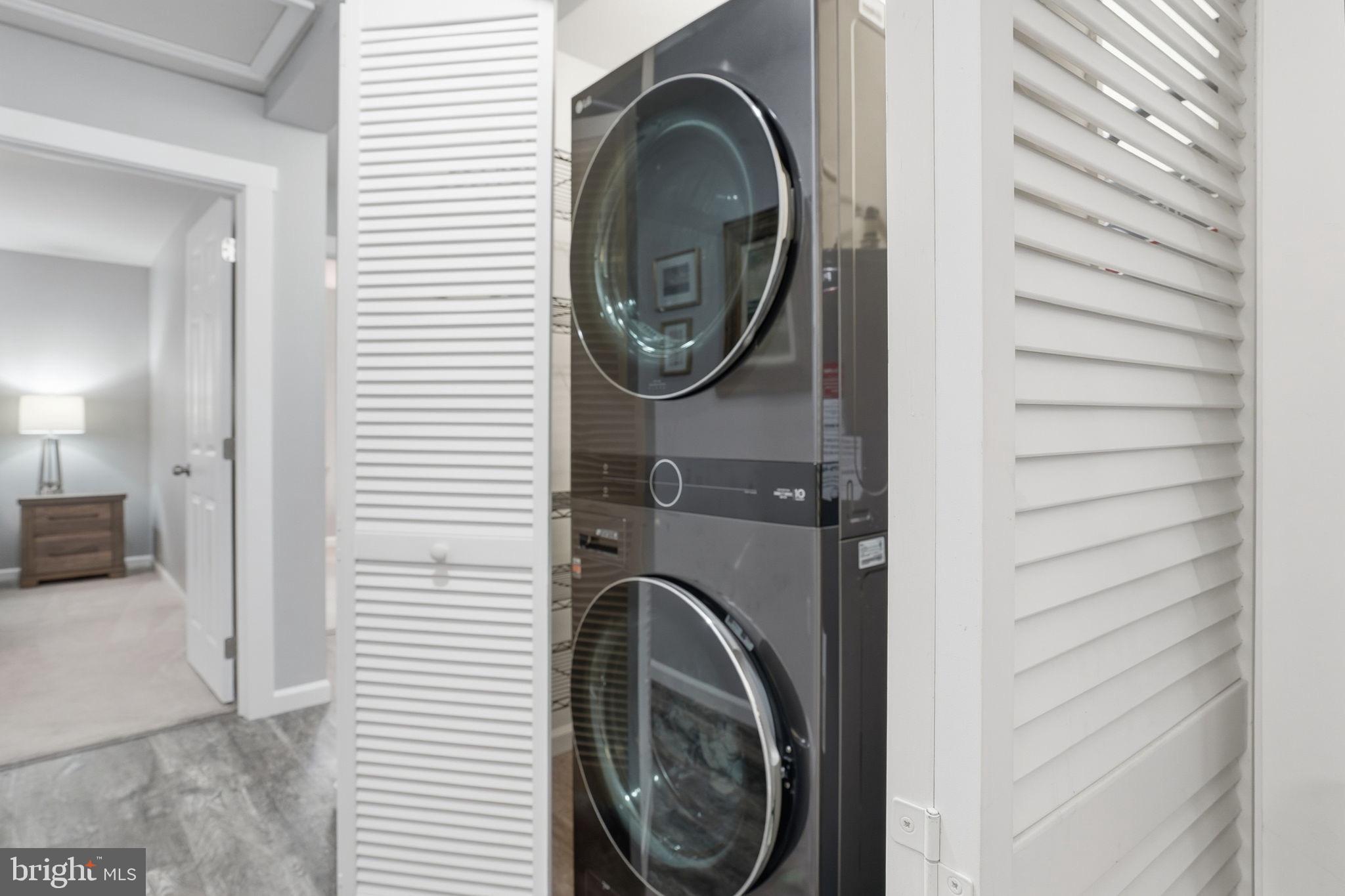 EDGEWOOD BAY - Residential