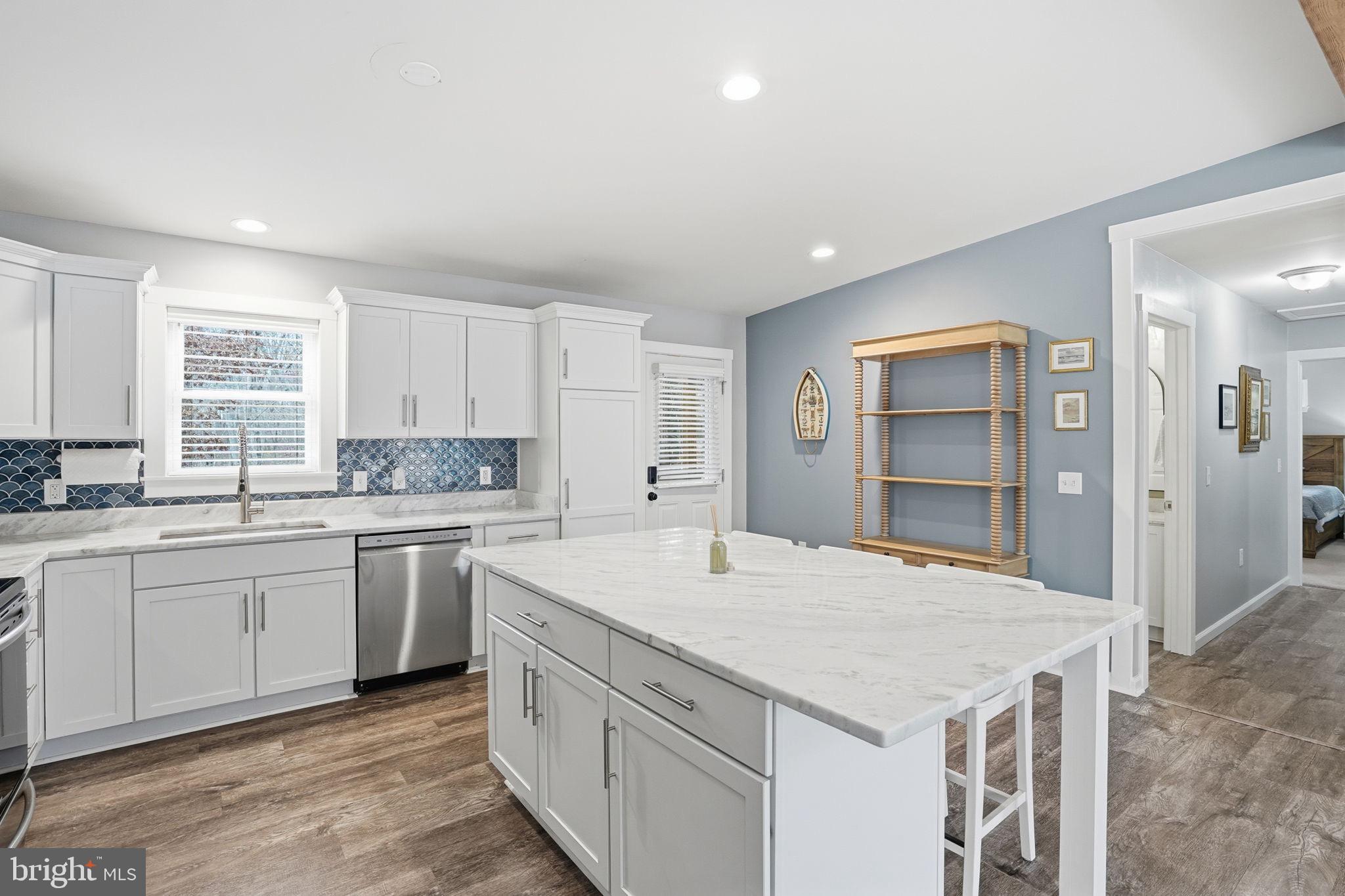 EDGEWOOD BAY - Residential