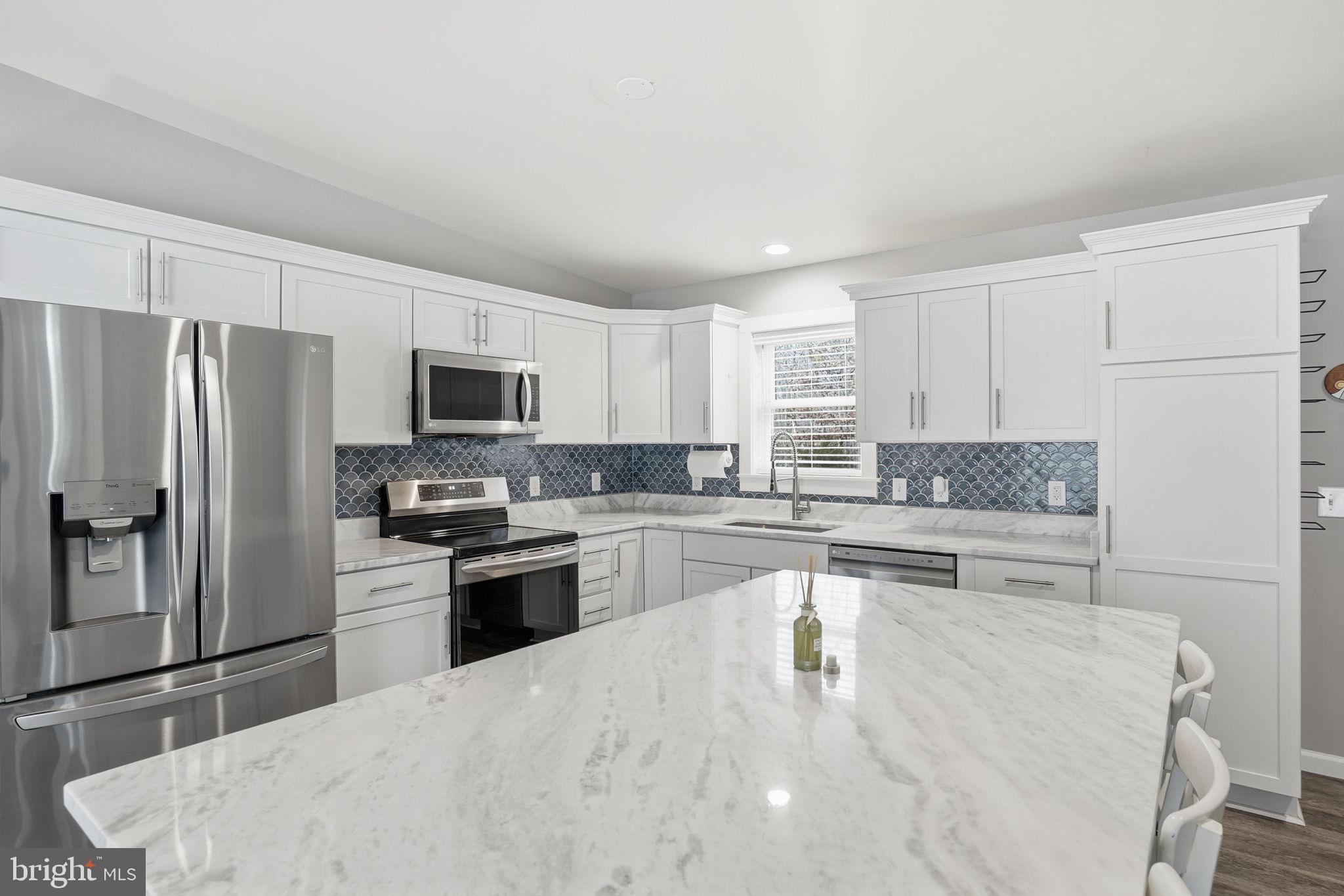 EDGEWOOD BAY - Residential