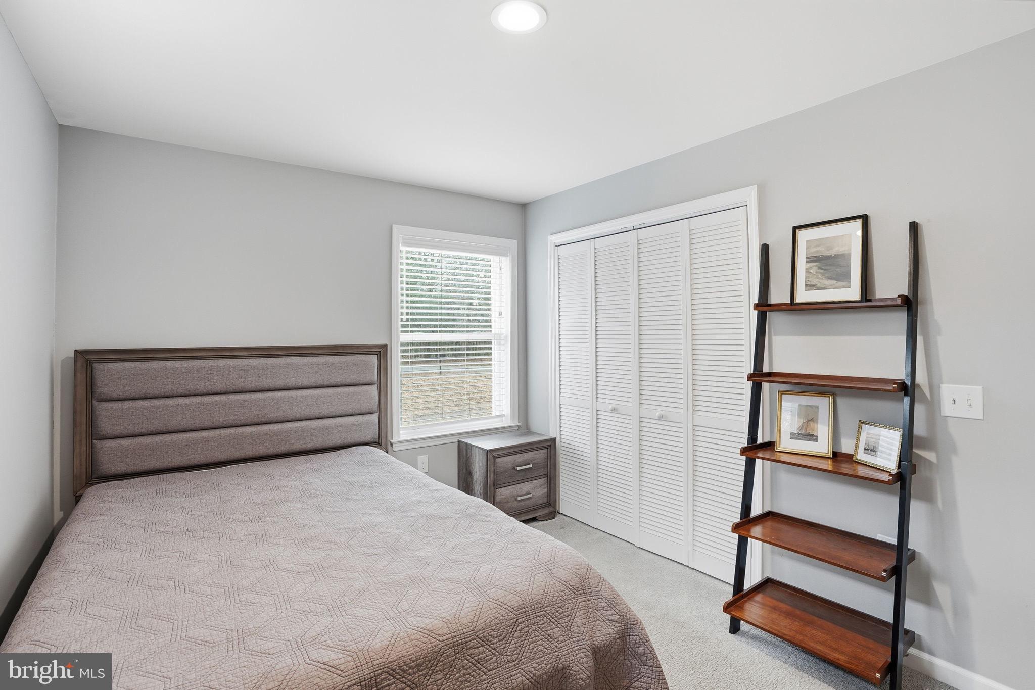 EDGEWOOD BAY - Residential