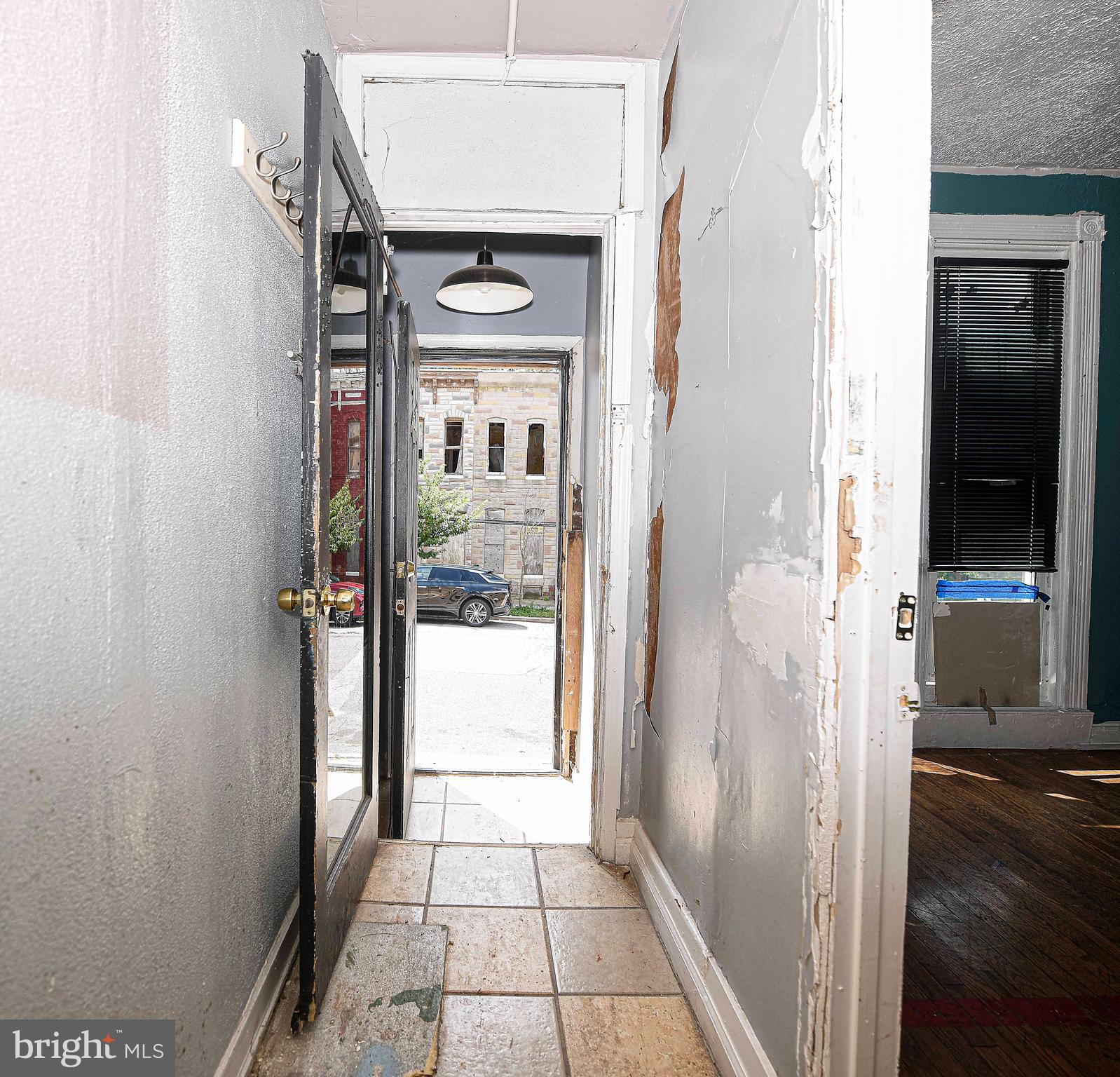 2528 E OLIVER STREET