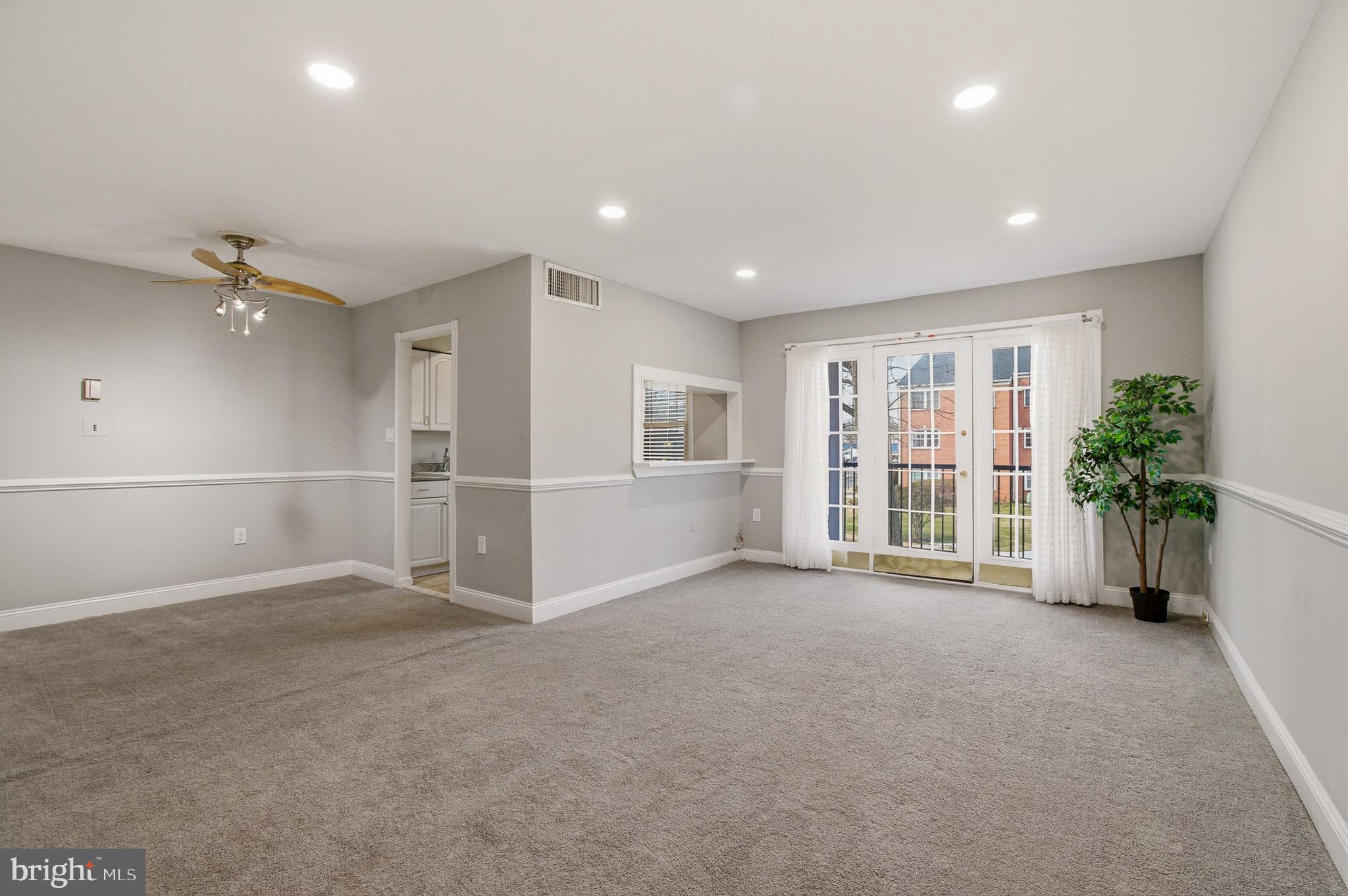 FOXCROFT COLONY CONDOS - Residential