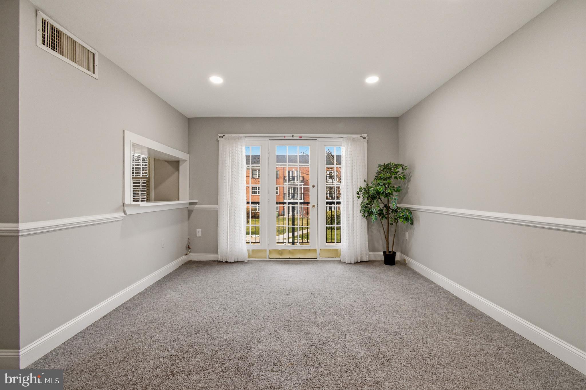 FOXCROFT COLONY CONDOS - Residential