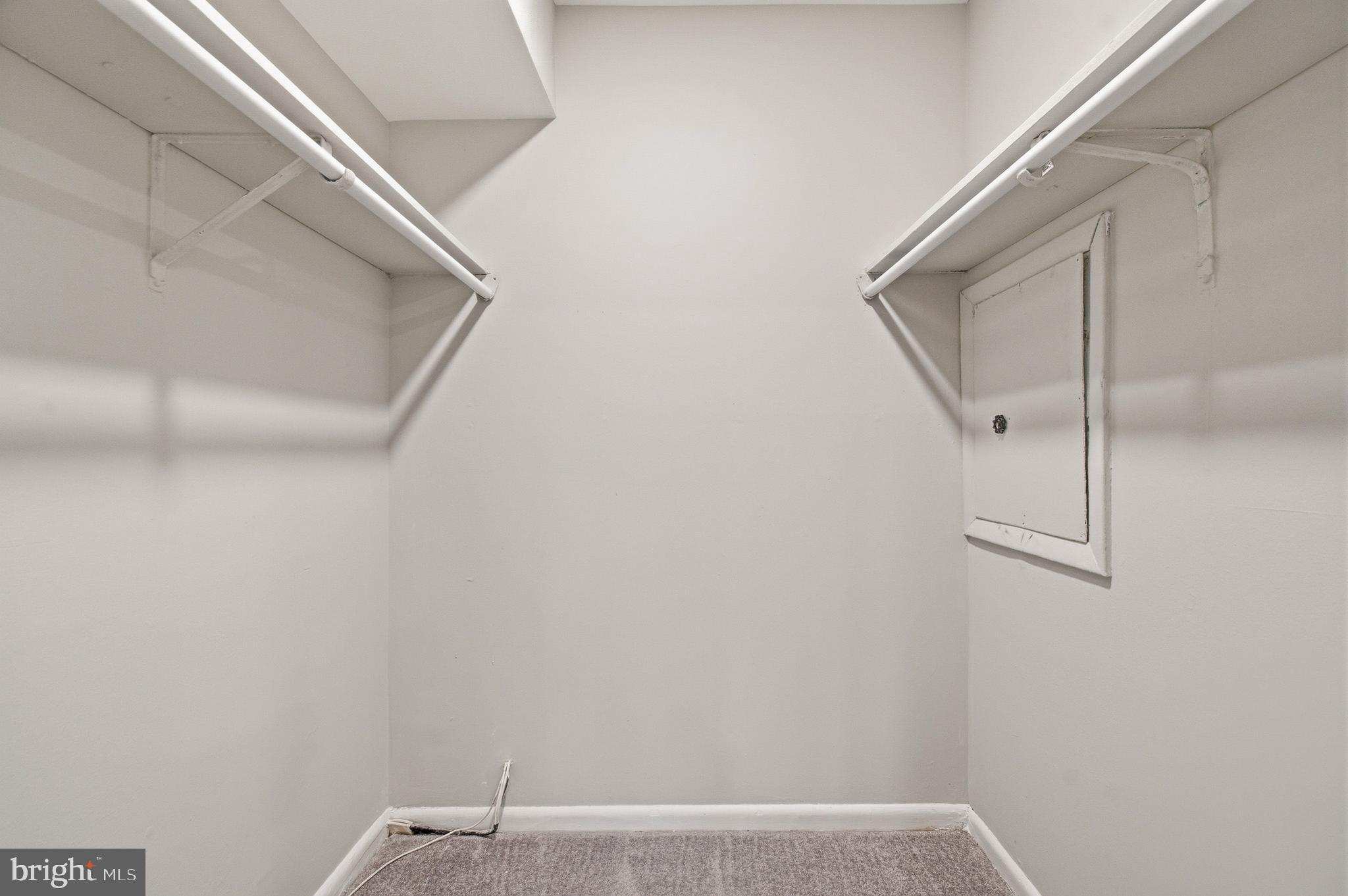 FOXCROFT COLONY CONDOS - Residential