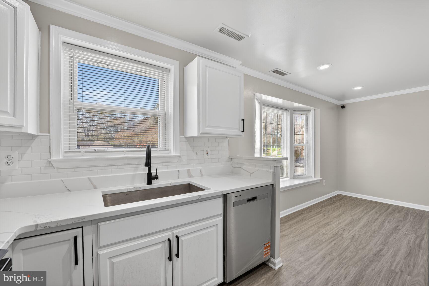 OLD TOWNE VILLAGE CONDOMINIUMS - Residential