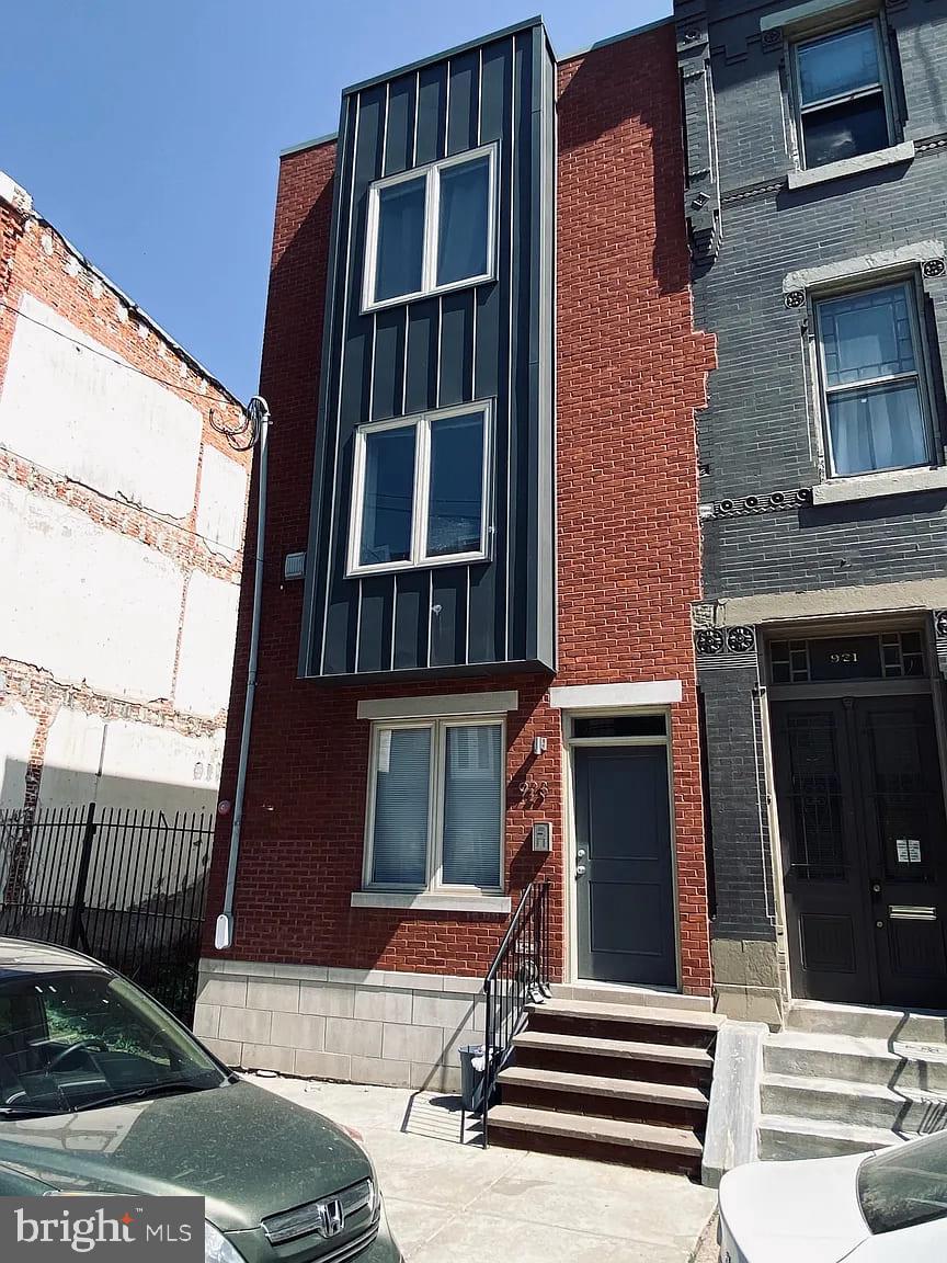 923 N 19TH STREET 2R