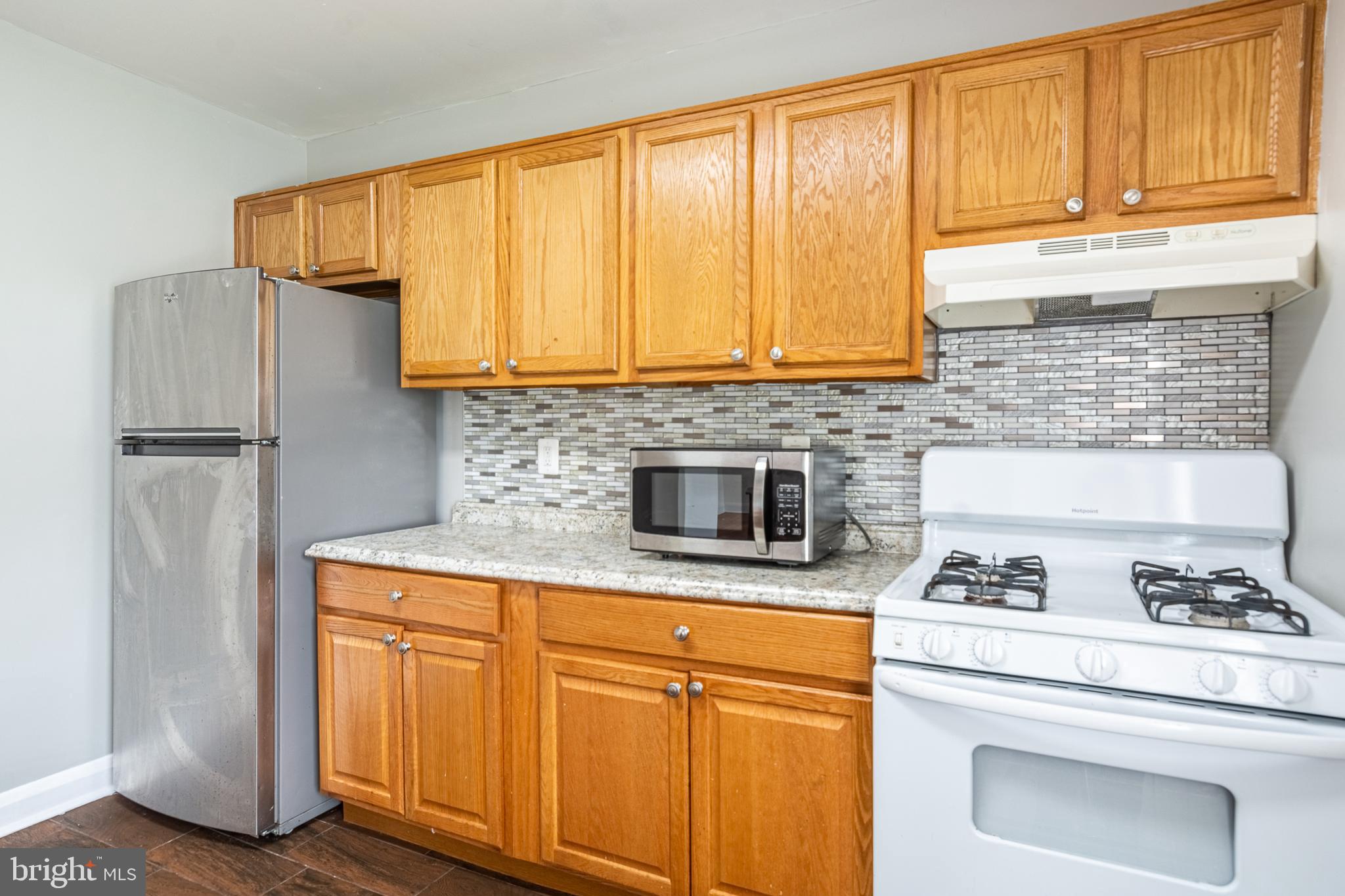 MIDDLE RIVER - Residential Lease