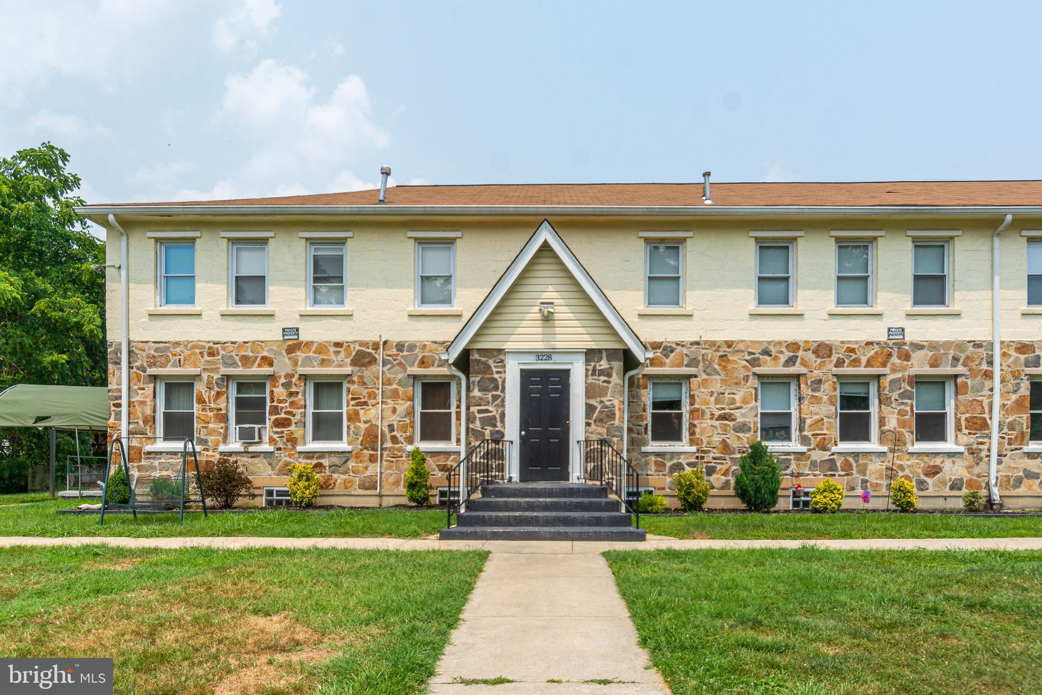 MIDDLE RIVER - Residential Lease