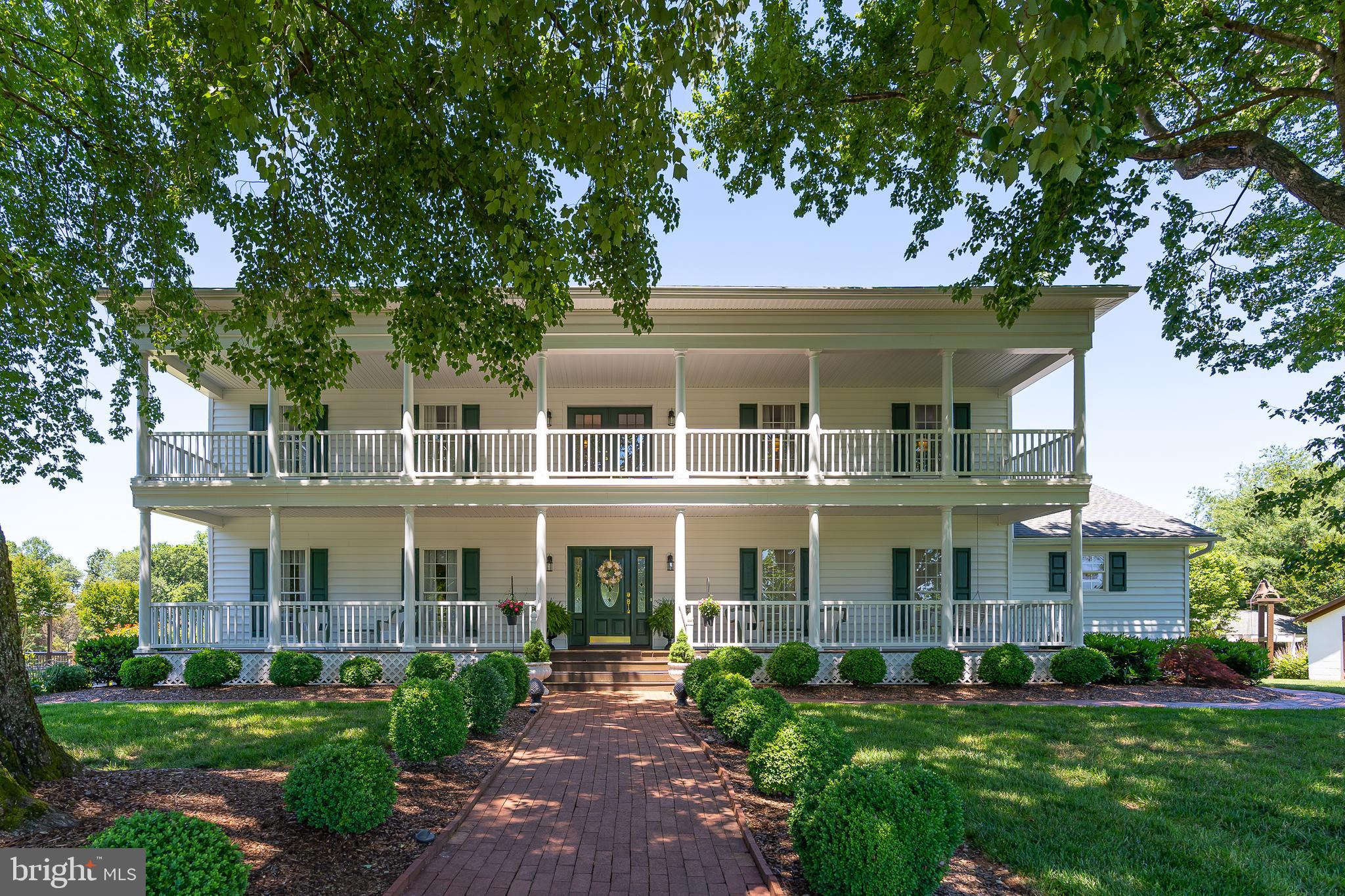 MAPLE HILL'S AFFLUENT - Residential