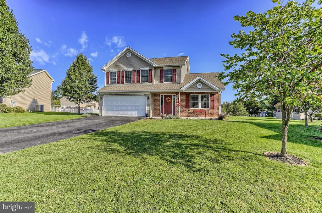 16 Colton Drive, Shippensburg, PA 17257