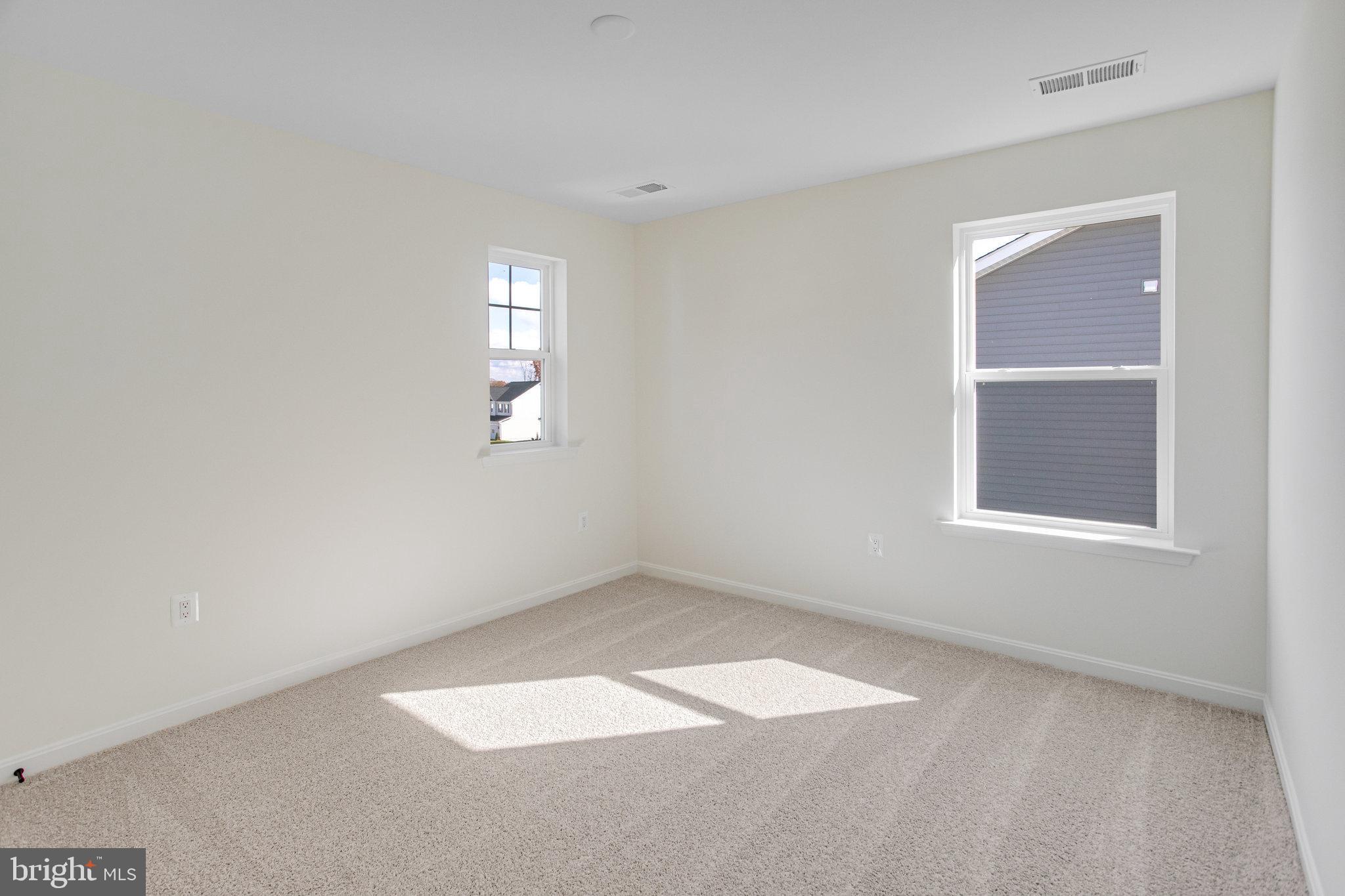 2808 WHITE TAIL DRIVE