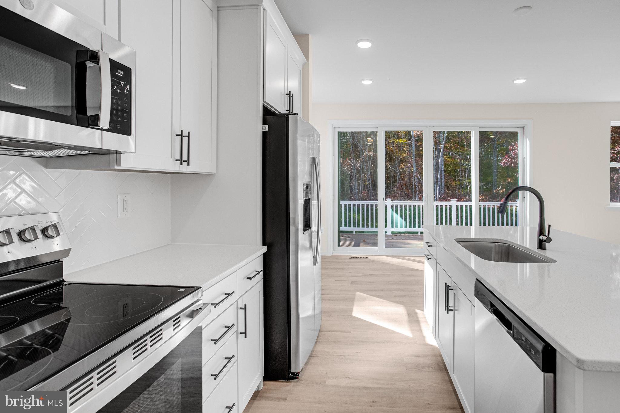 WILDERNESS SHORES - Residential