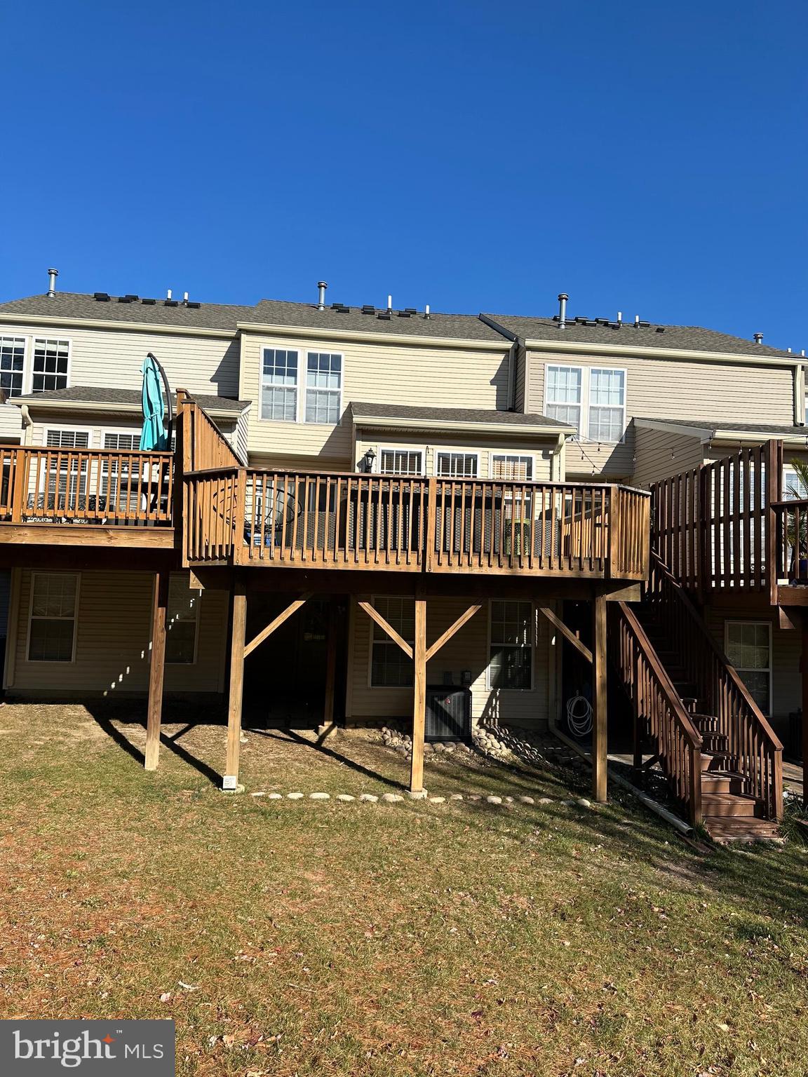 TERRACE AT MONTGOM - Residential Lease