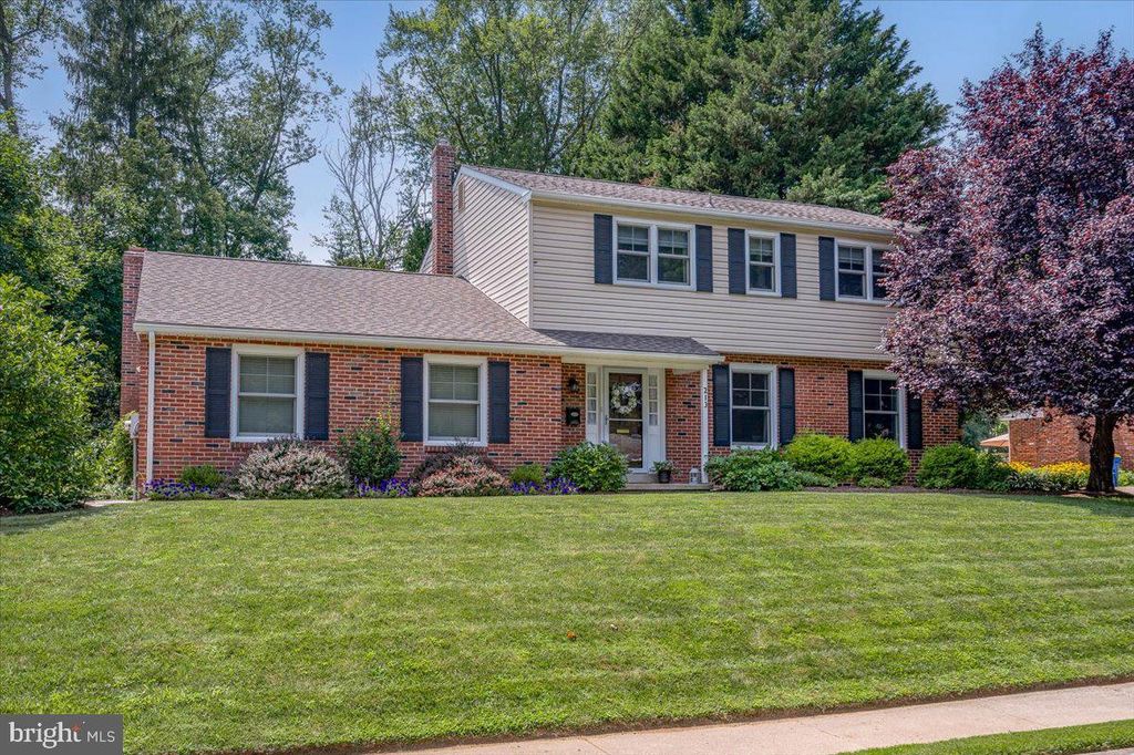 Photo of 213 Hanover Place, NEWARK, DE 19711 (MLS # DENC2090216)