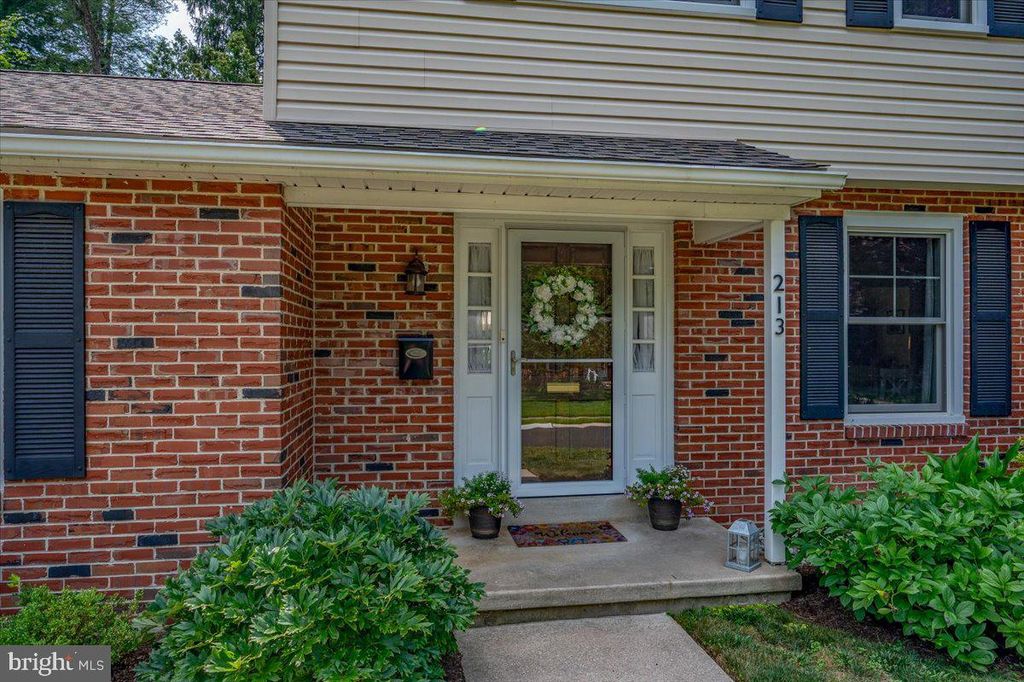 Photo of 213 Hanover Place, NEWARK, DE 19711 (MLS # DENC2090216)