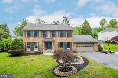 Photo of 11300 Broad Green Drive, POTOMAC, MD 20854 (MLS # MDMC2177036)