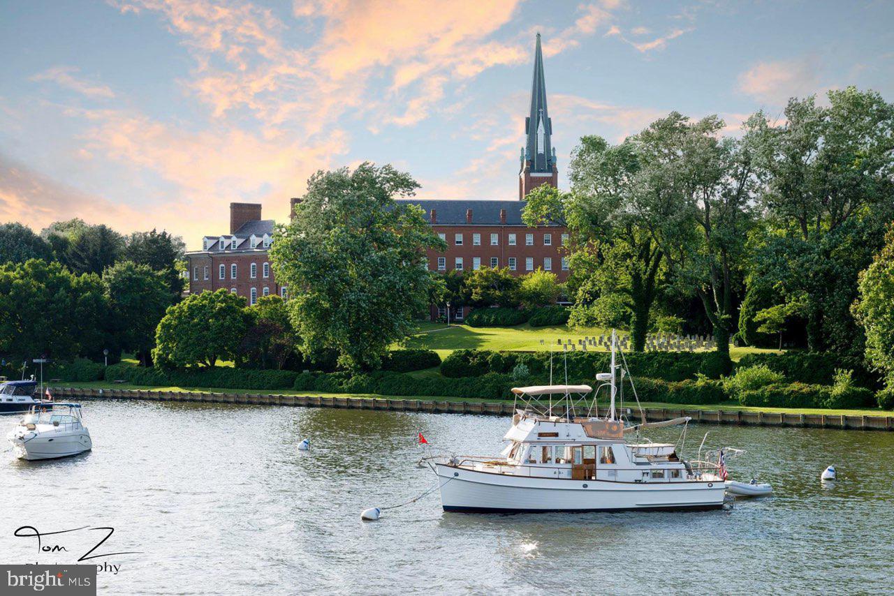 WINCHESTER ESTATES - Residential