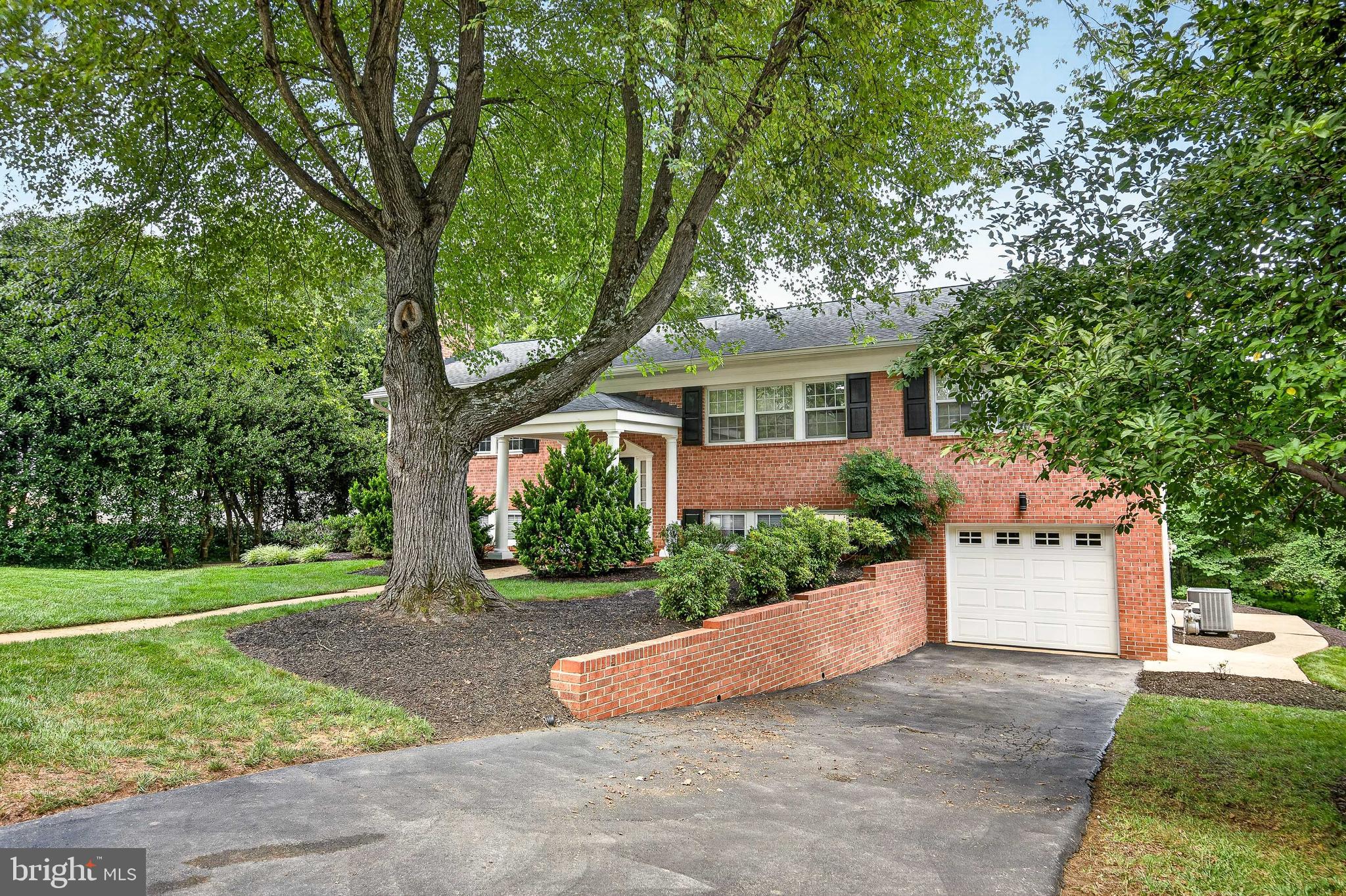 7124 THRASHER ROAD
