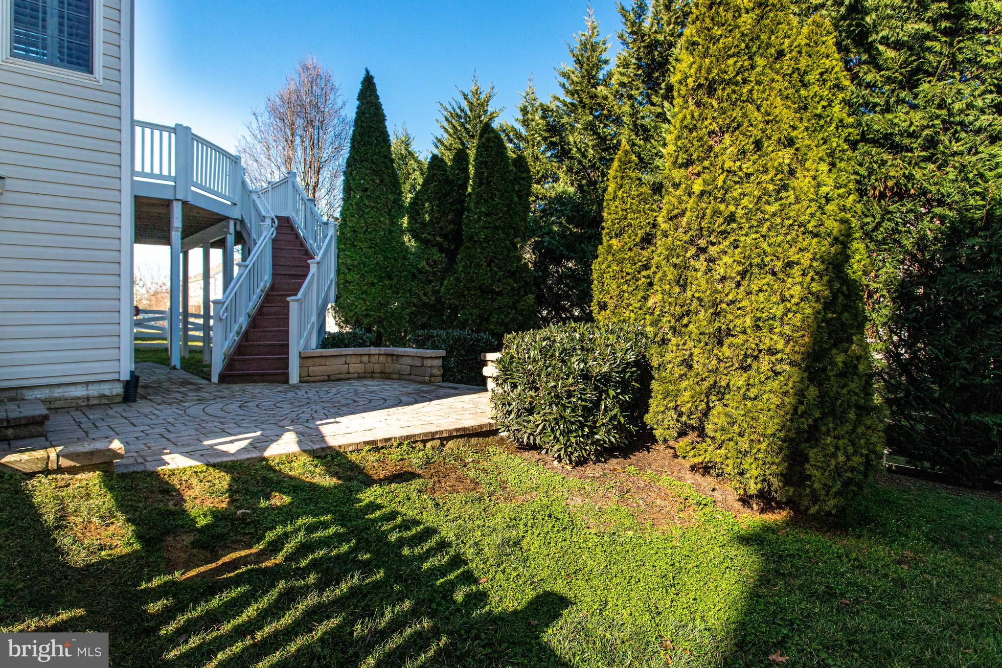 LAUREL HILL LANDBAY - Residential Lease