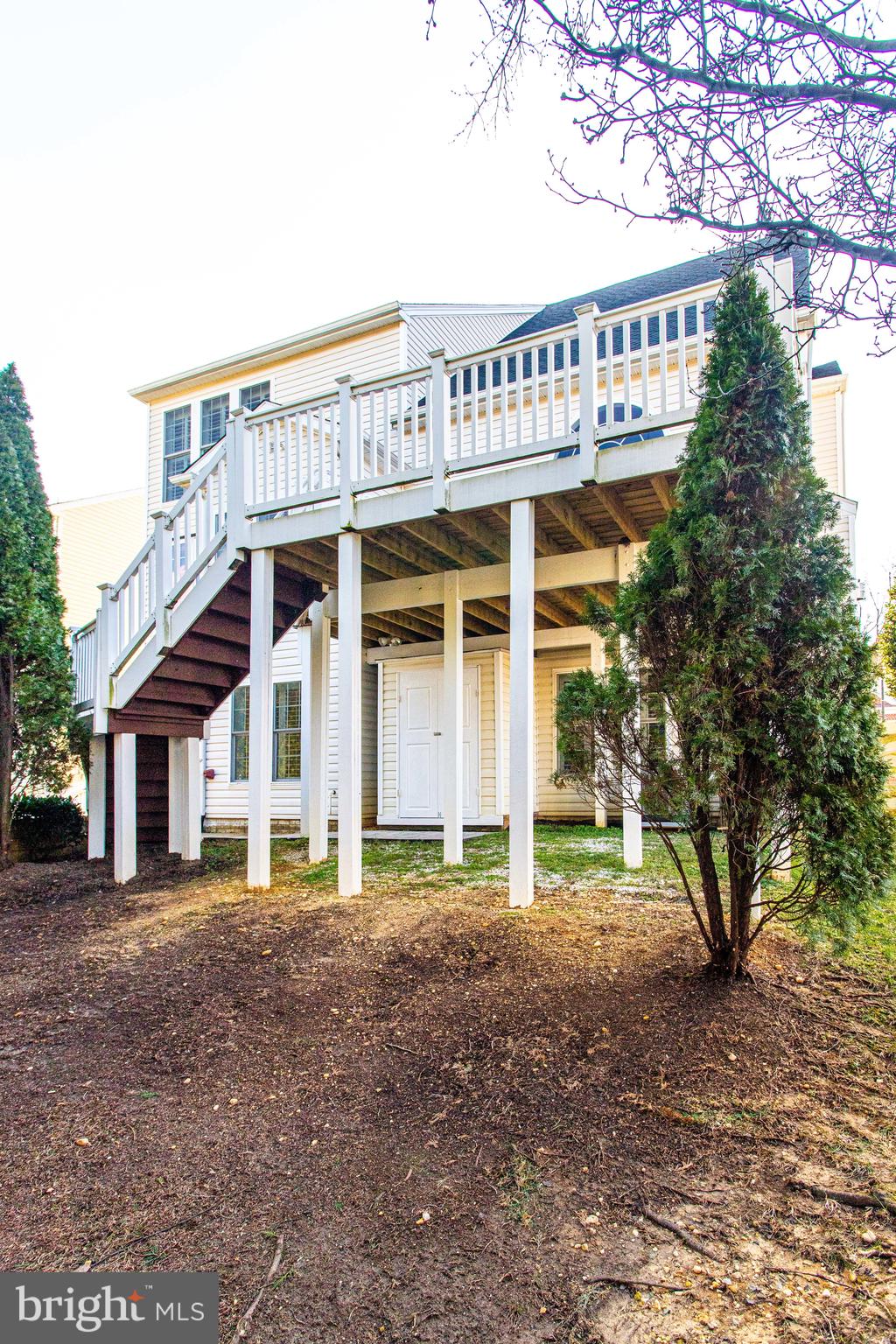 LAUREL HILL LANDBAY - Residential Lease