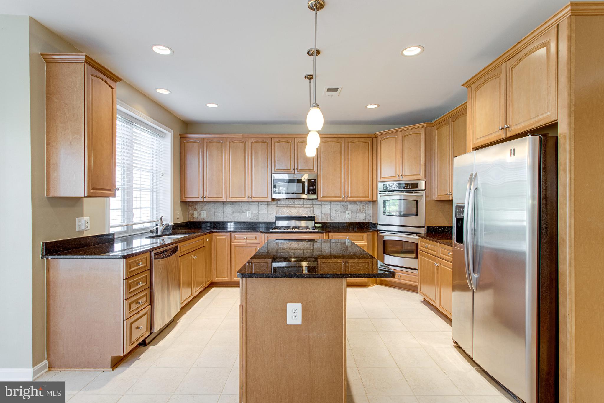 LAUREL HILL LANDBAY - Residential Lease