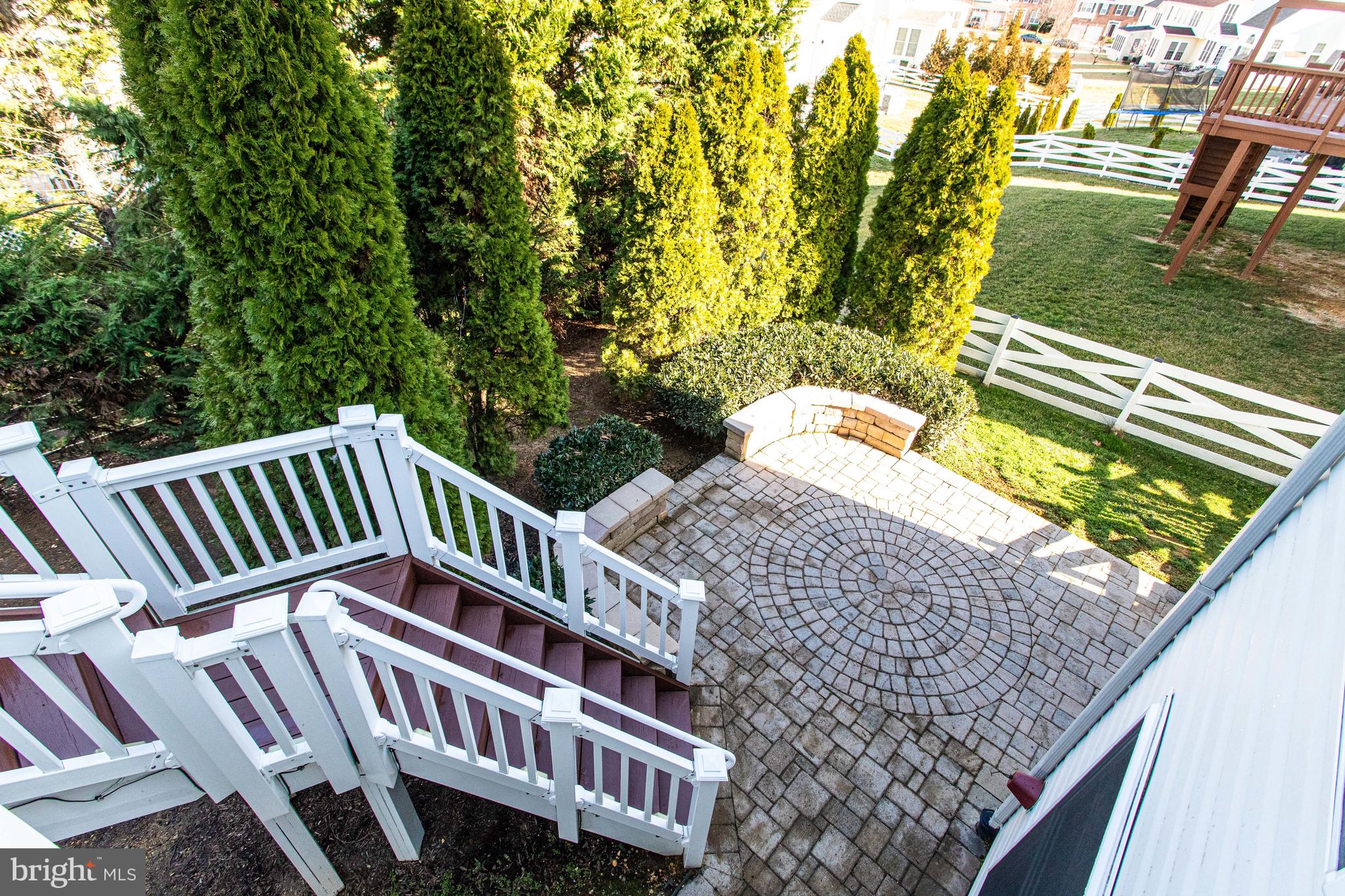 LAUREL HILL LANDBAY - Residential Lease