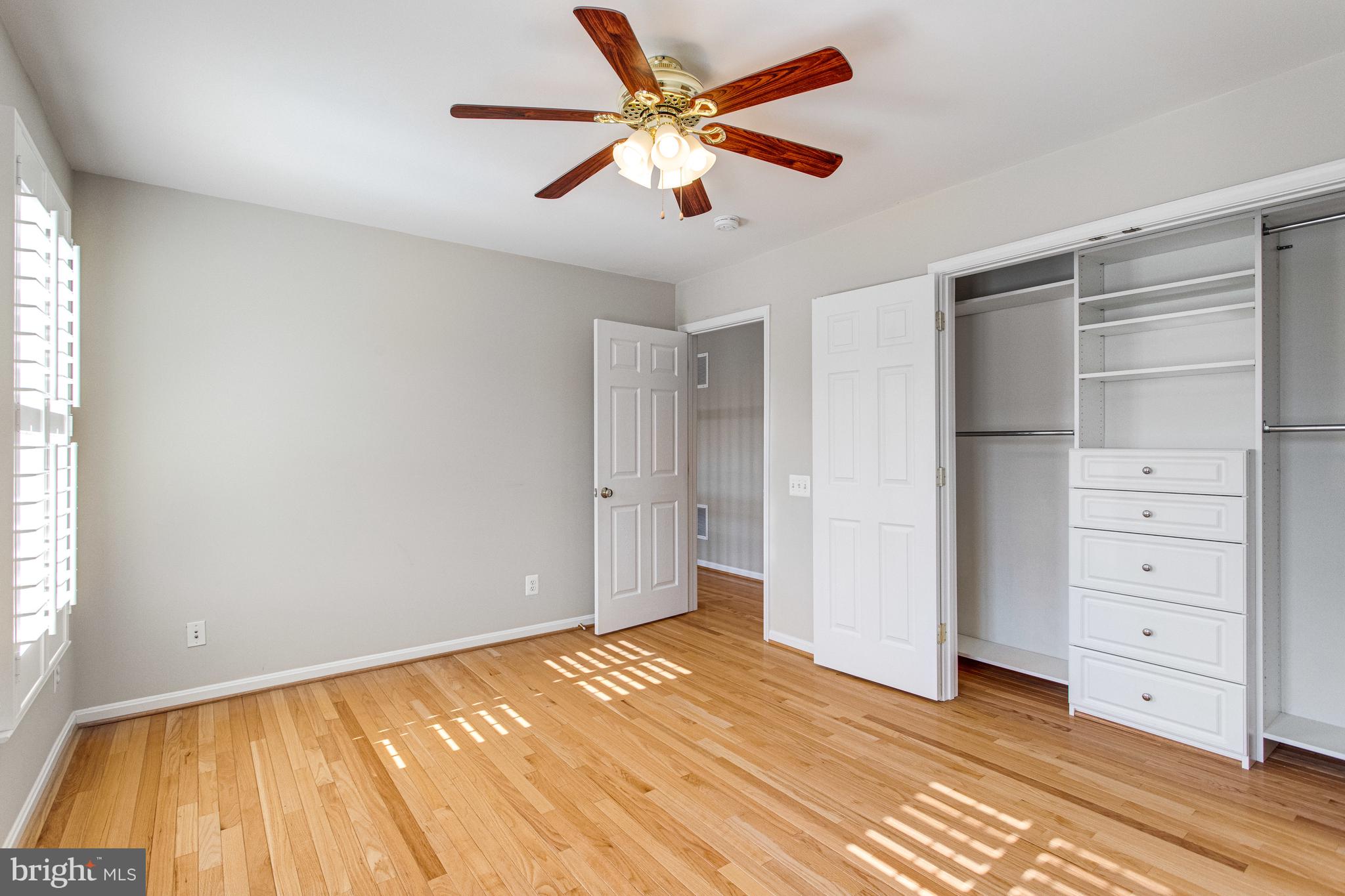 LAUREL HILL LANDBAY - Residential Lease