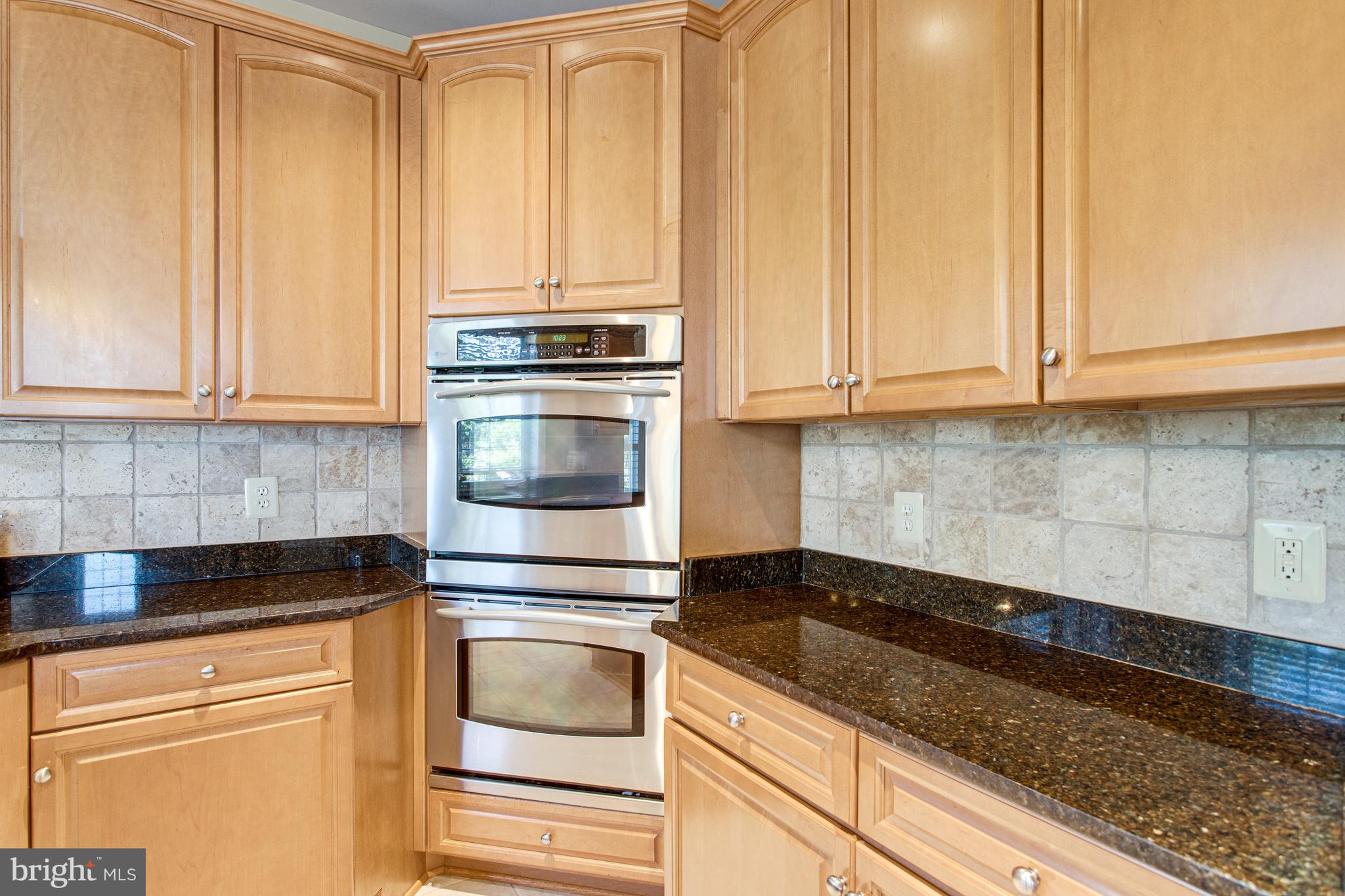 LAUREL HILL LANDBAY - Residential Lease