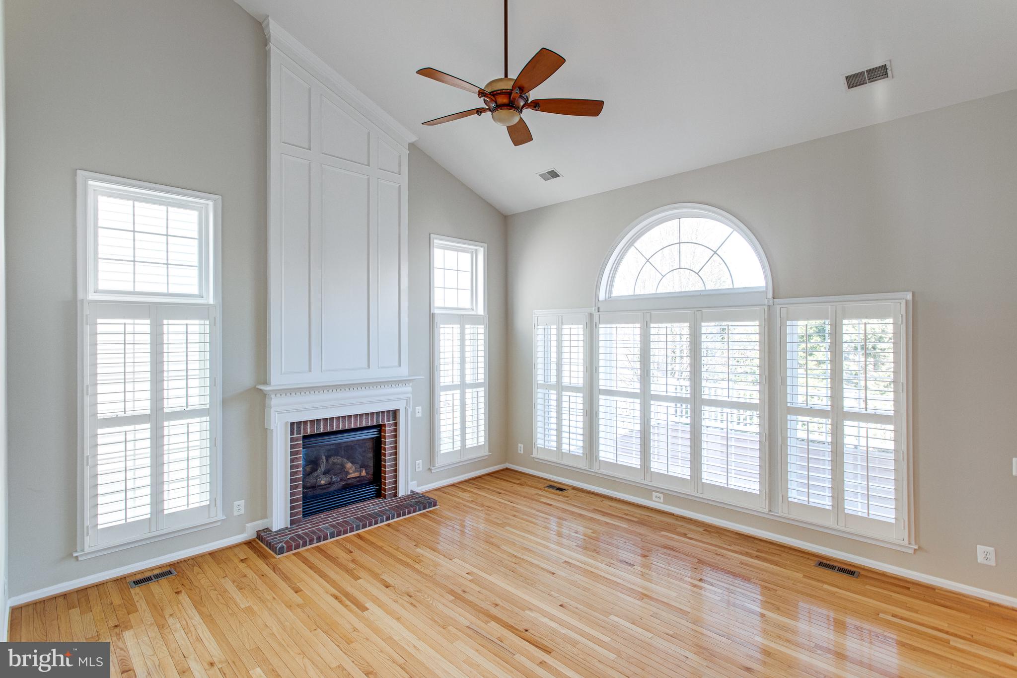 LAUREL HILL LANDBAY - Residential Lease