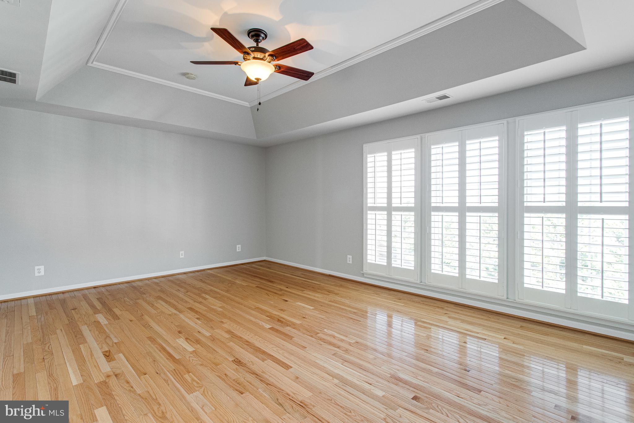 LAUREL HILL LANDBAY - Residential Lease