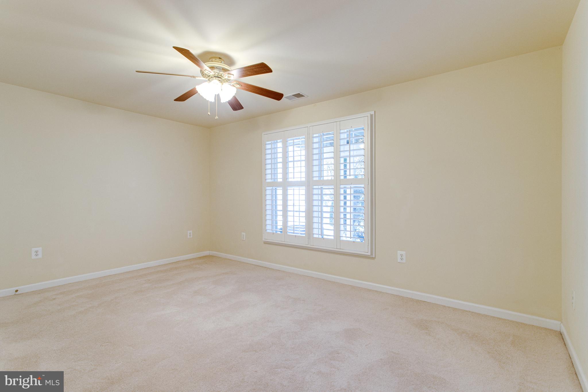 LAUREL HILL LANDBAY - Residential Lease