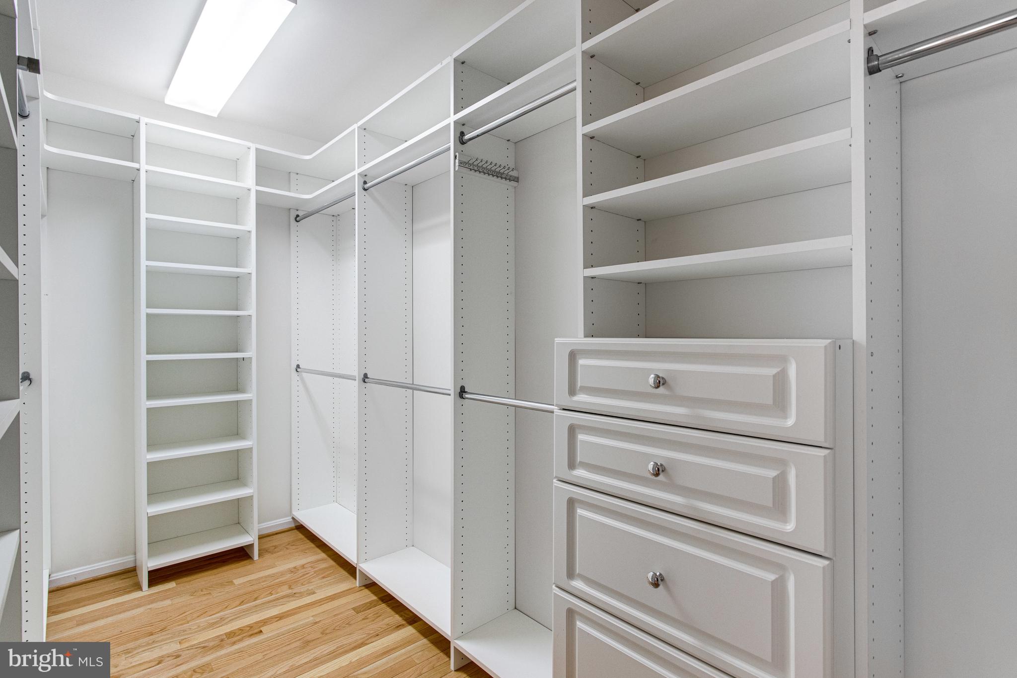 LAUREL HILL LANDBAY - Residential Lease