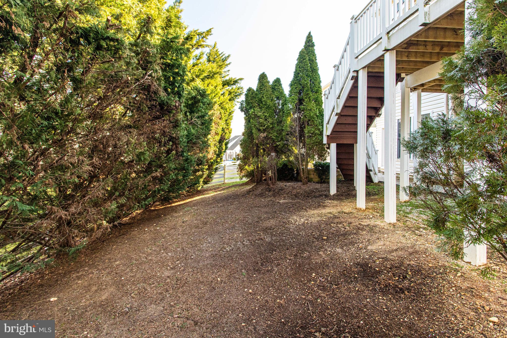 LAUREL HILL LANDBAY - Residential Lease