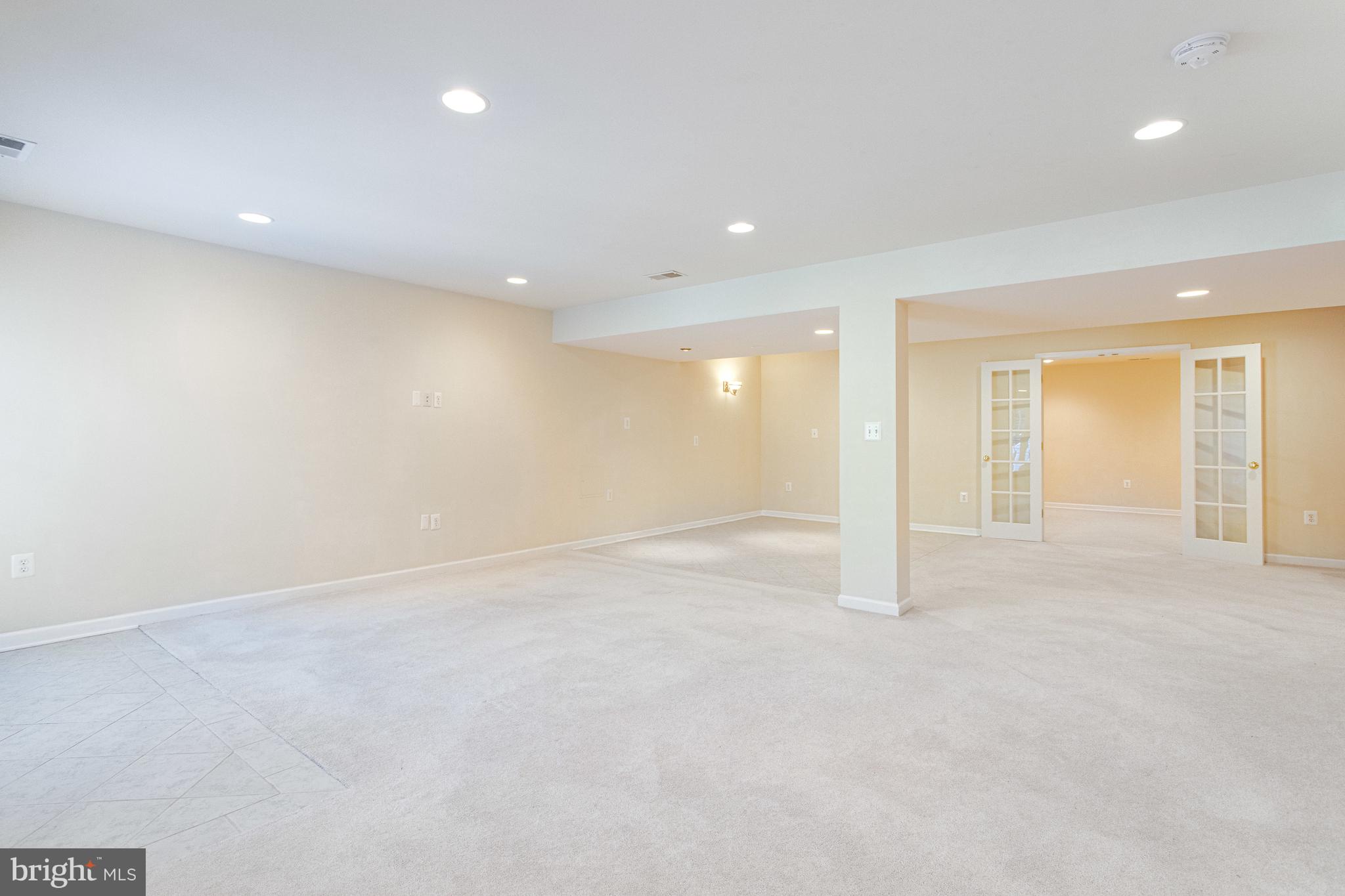 LAUREL HILL LANDBAY - Residential Lease