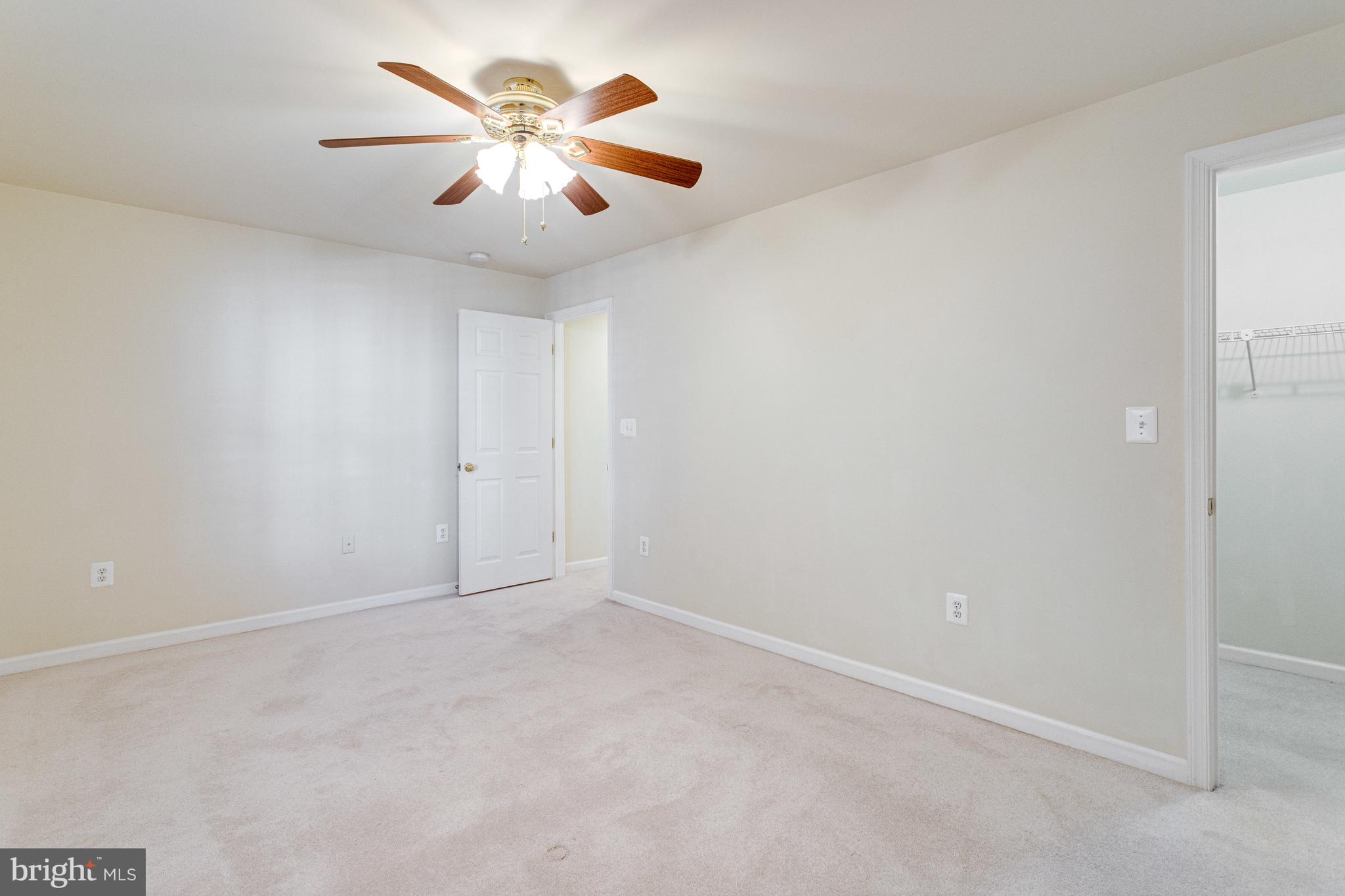 LAUREL HILL LANDBAY - Residential Lease