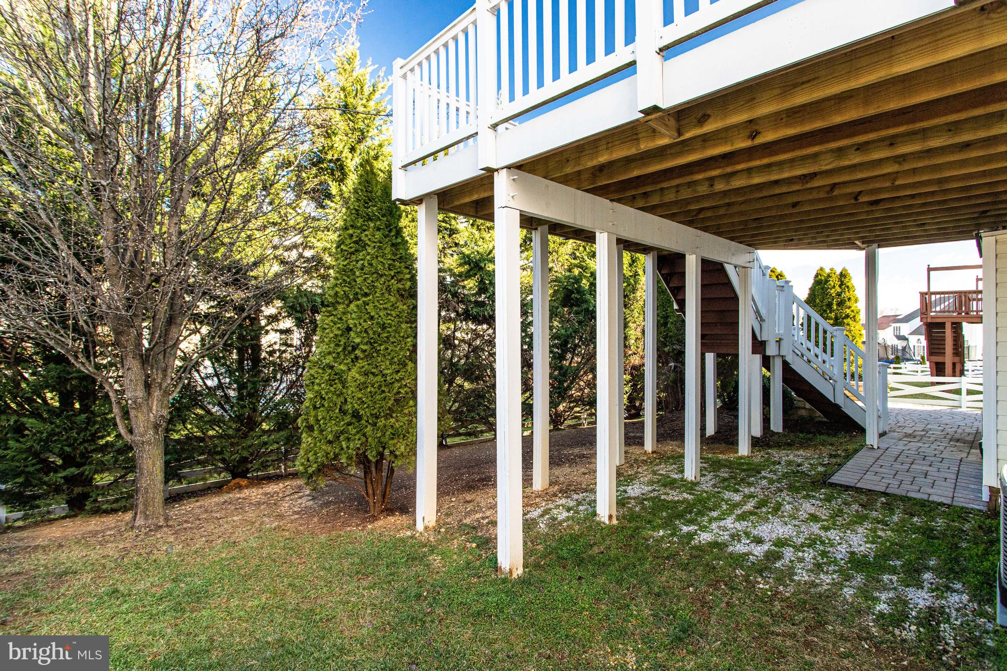 LAUREL HILL LANDBAY - Residential Lease