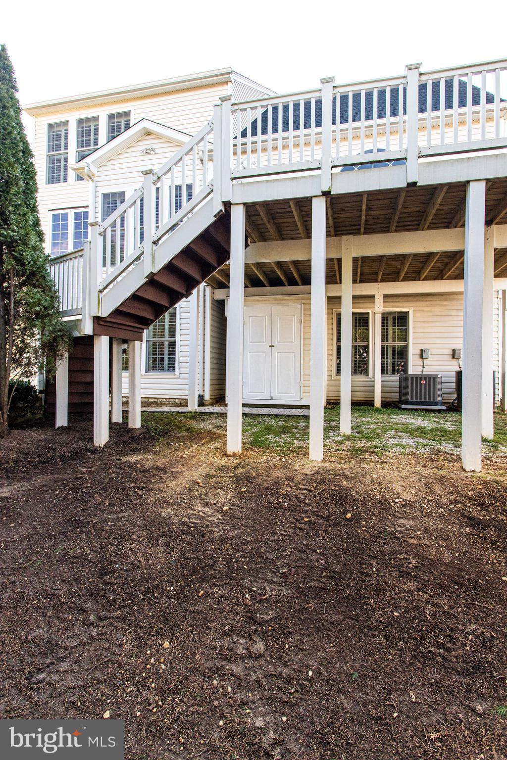 LAUREL HILL LANDBAY - Residential Lease