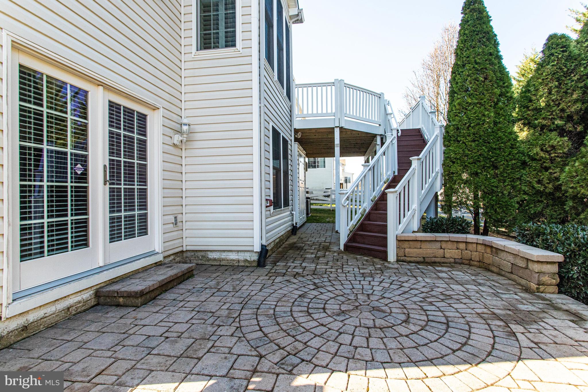 LAUREL HILL LANDBAY - Residential Lease