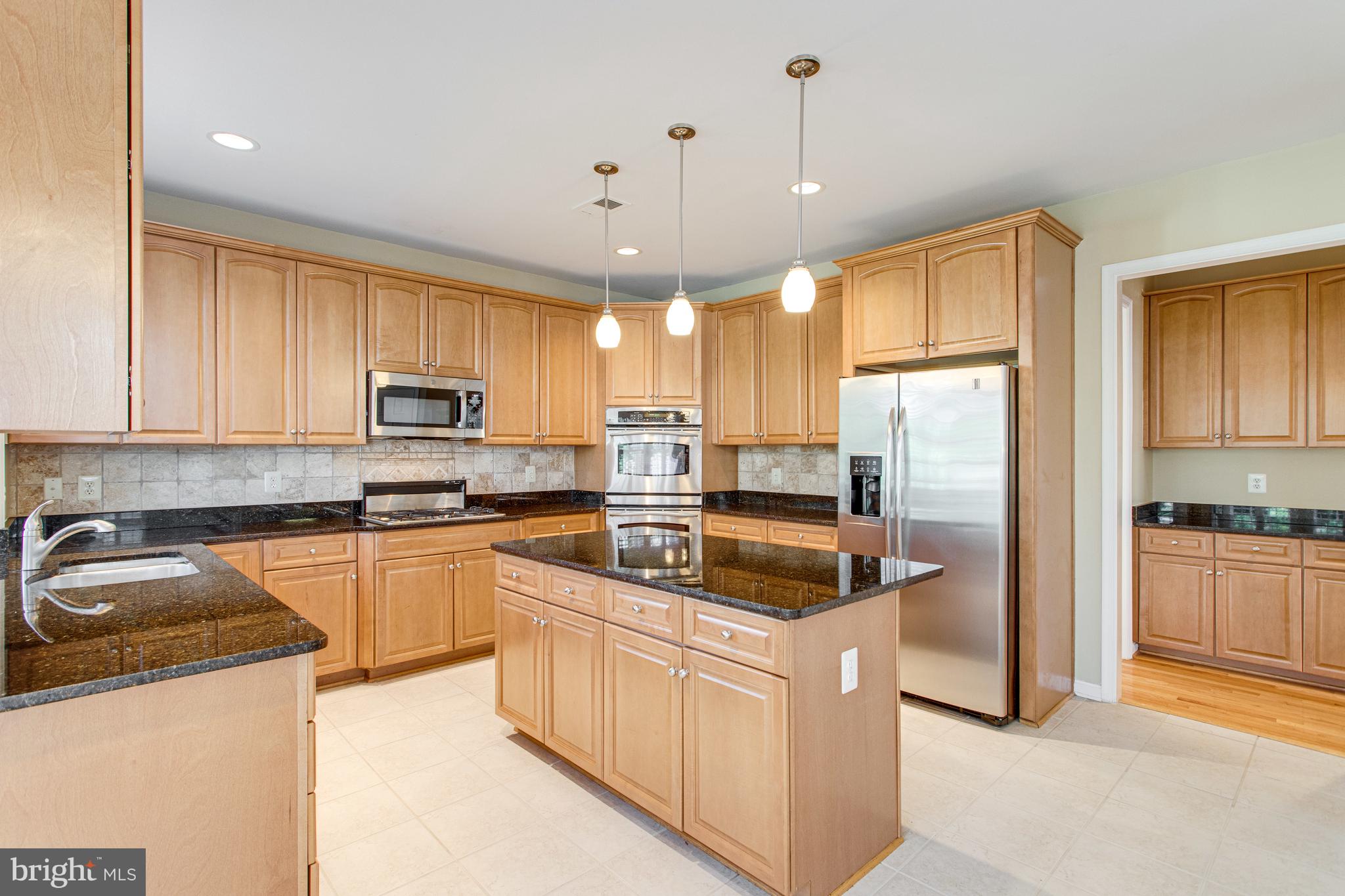 LAUREL HILL LANDBAY - Residential Lease