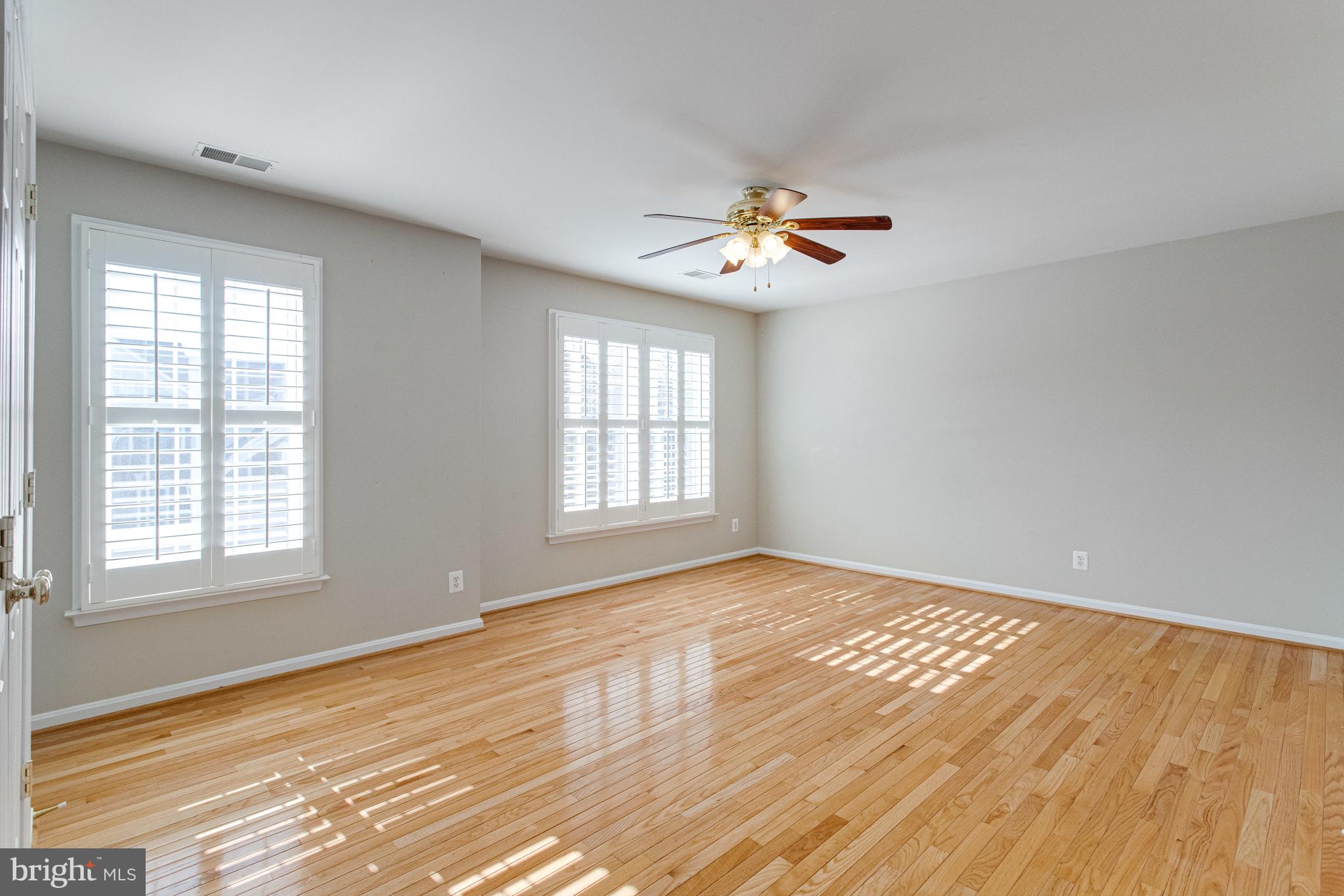 LAUREL HILL LANDBAY - Residential Lease