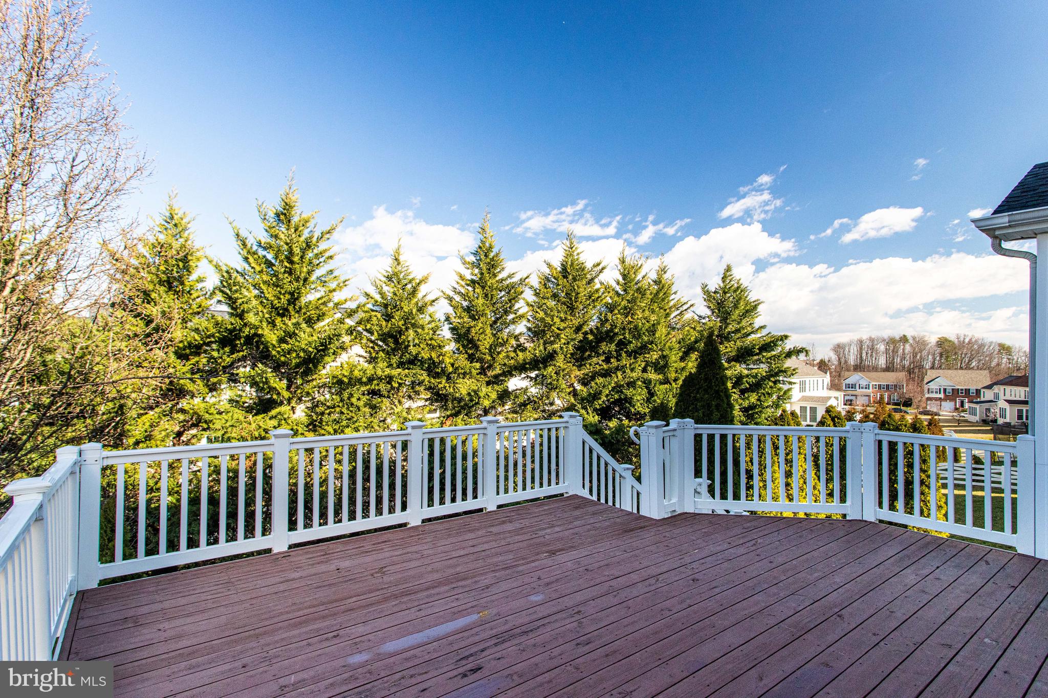 LAUREL HILL LANDBAY - Residential Lease