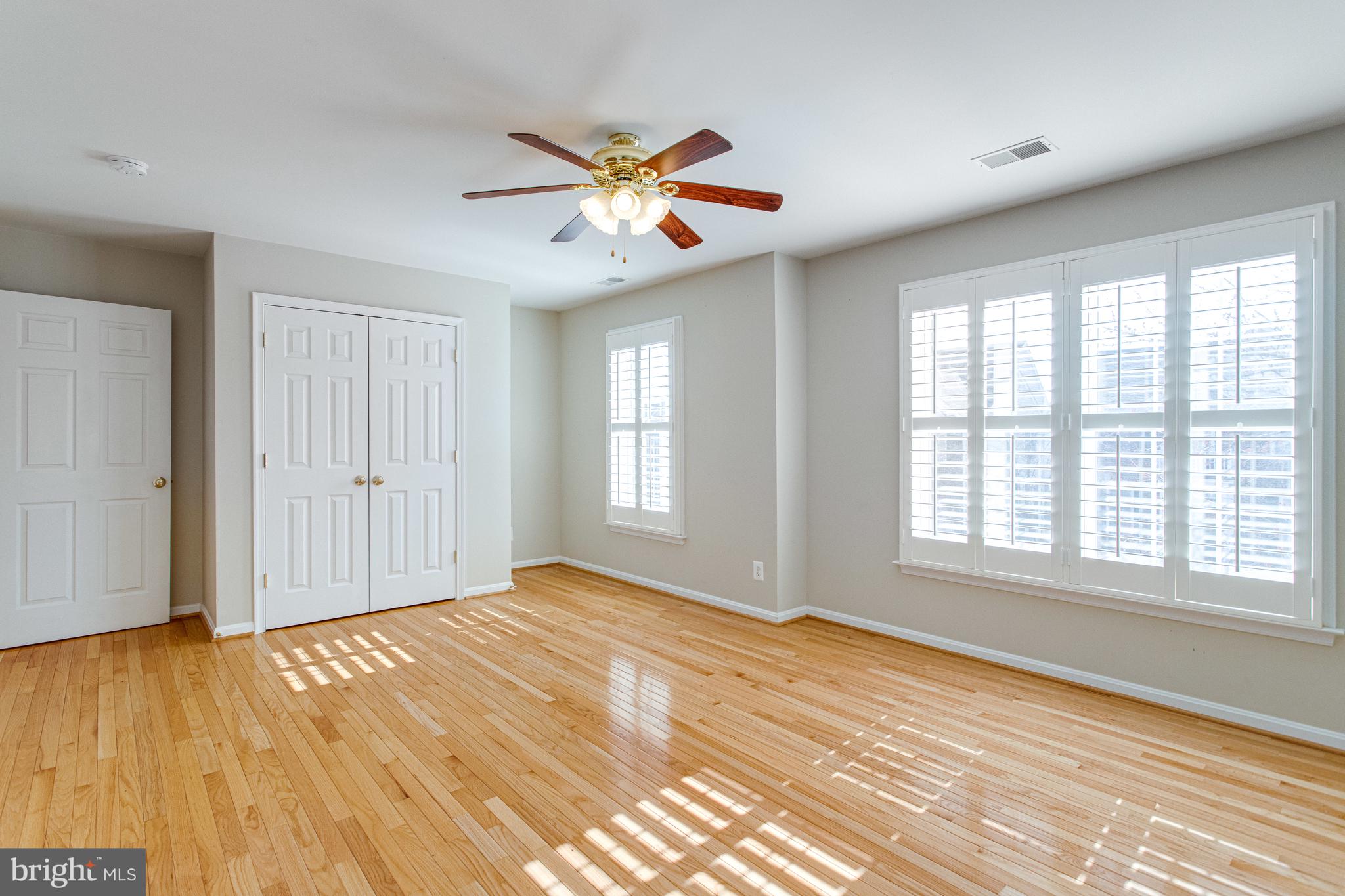 LAUREL HILL LANDBAY - Residential Lease