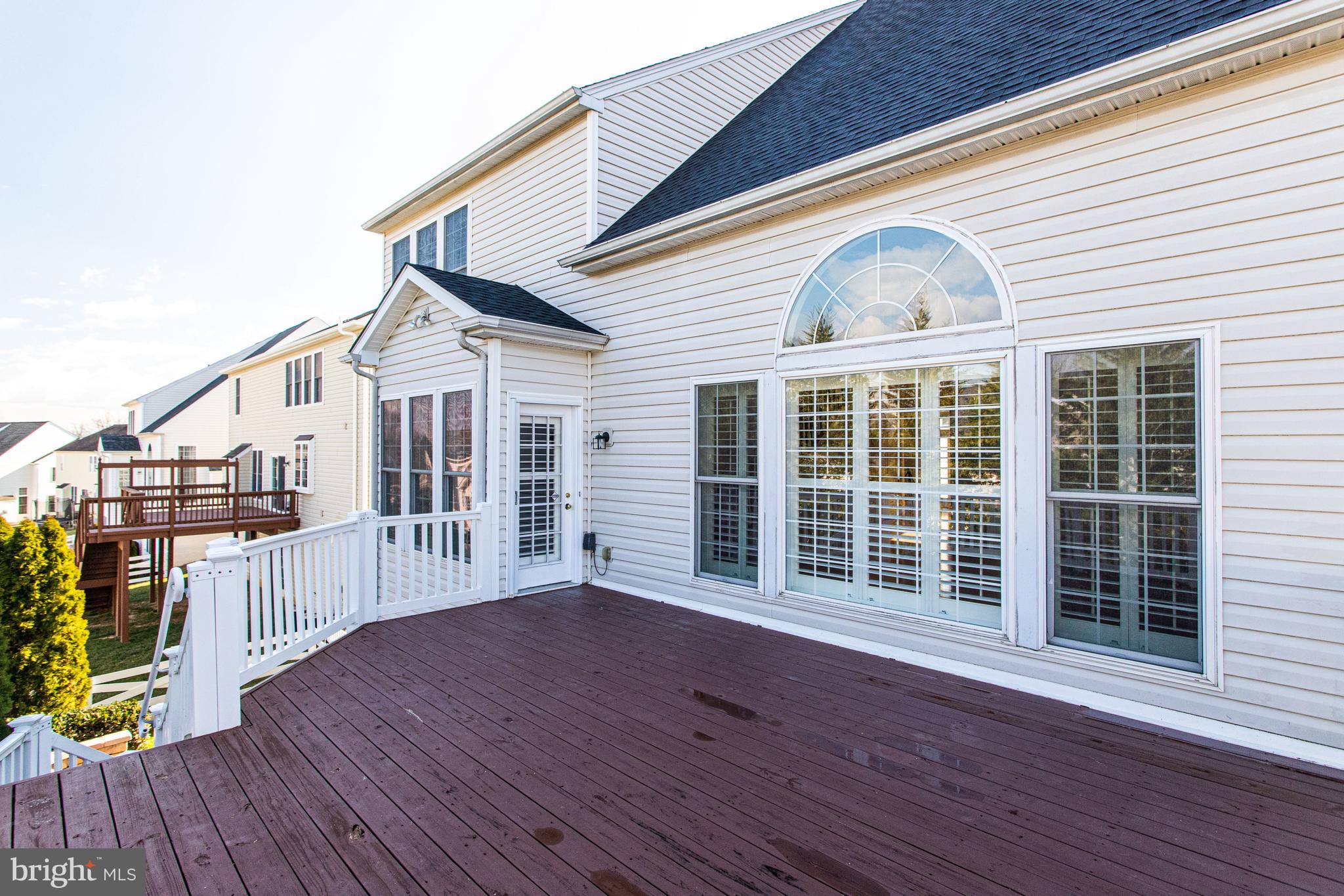 LAUREL HILL LANDBAY - Residential Lease