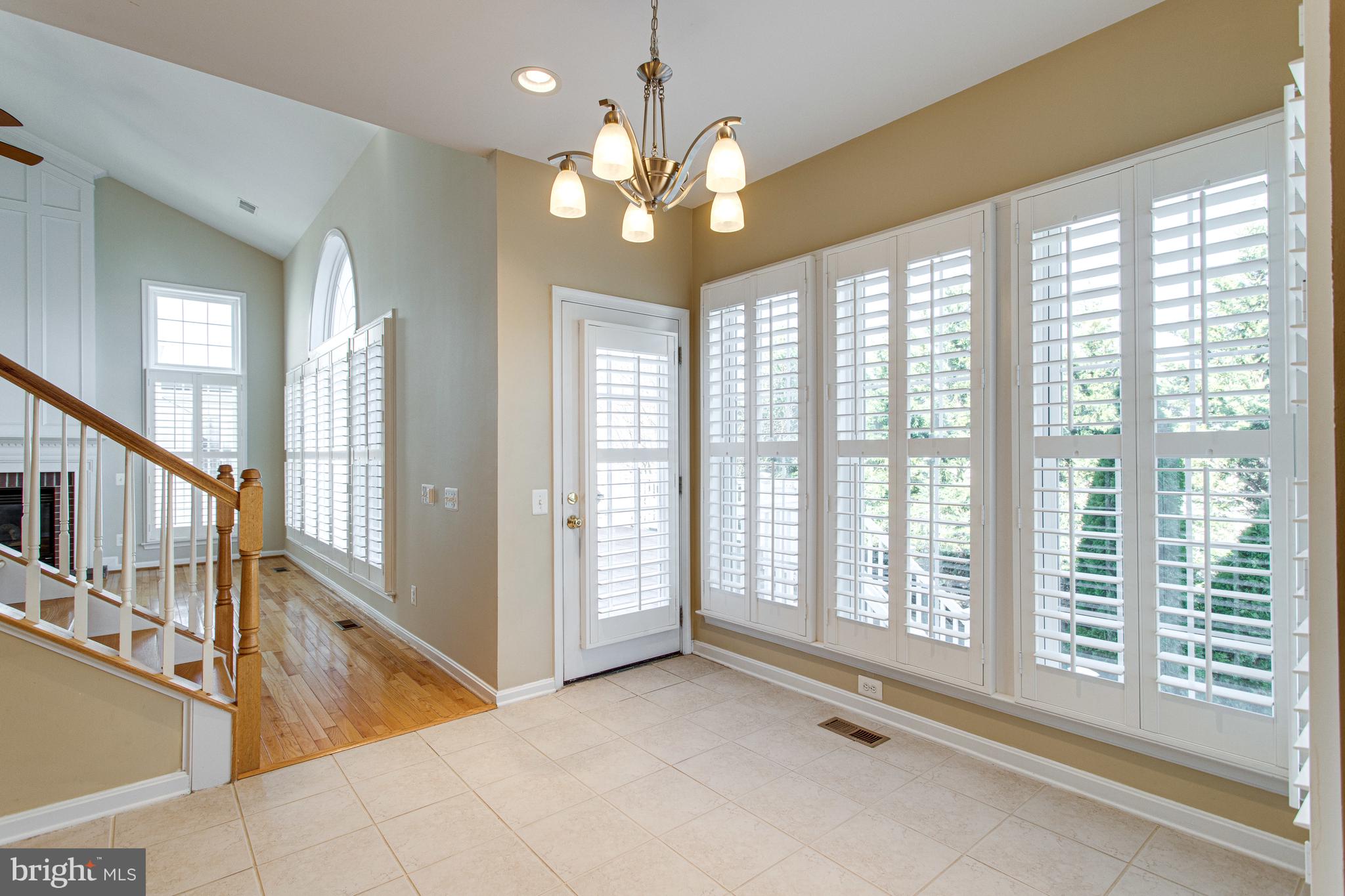 LAUREL HILL LANDBAY - Residential Lease