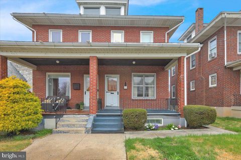 Photo of 1311 E Bellevue Avenue, READING, PA 19605 (MLS # PABK2070290)