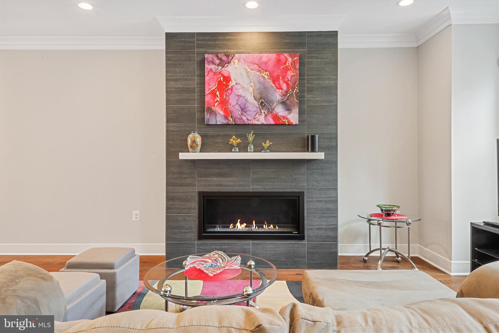 THE TOWNES AT GROSVENOR PLACE - Residential