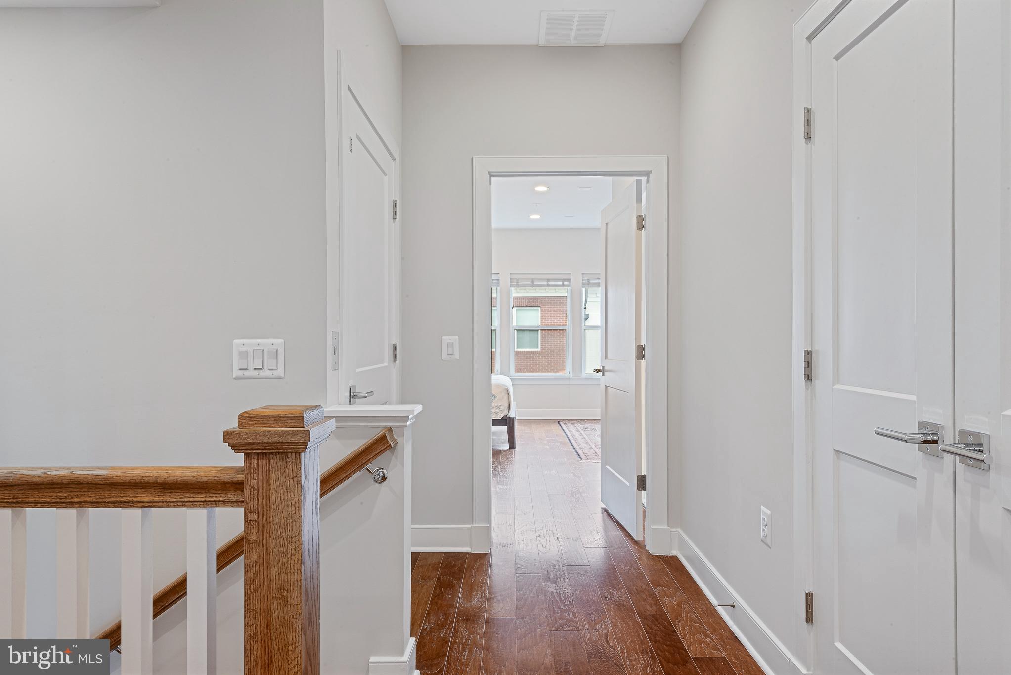 THE TOWNES AT GROSVENOR PLACE - Residential