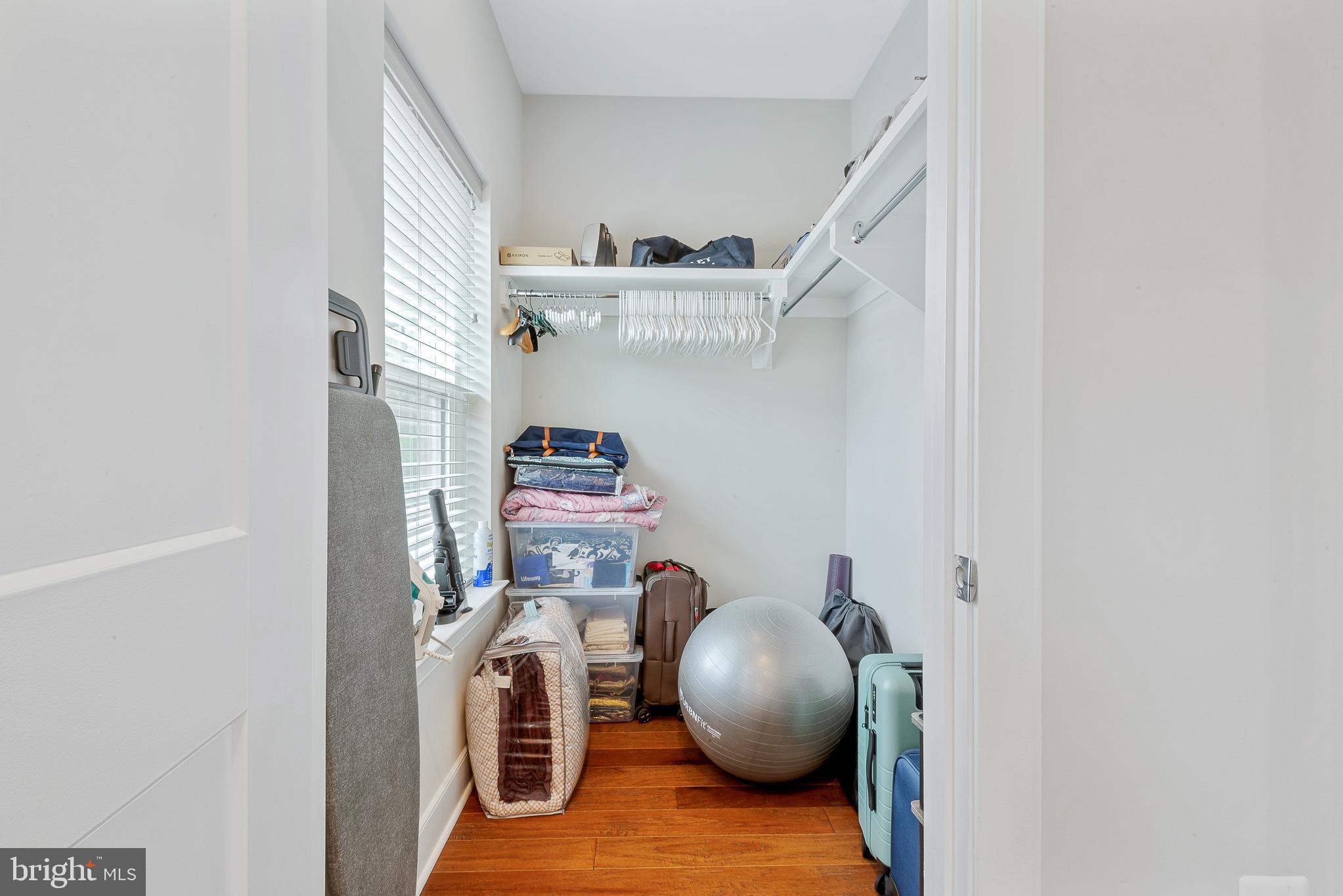 THE TOWNES AT GROSVENOR PLACE - Residential