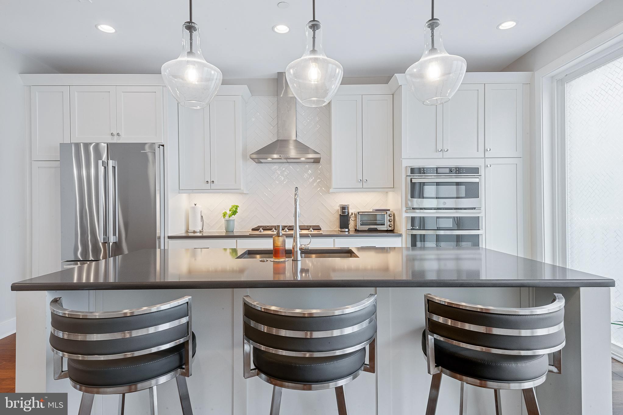 THE TOWNES AT GROSVENOR PLACE - Residential