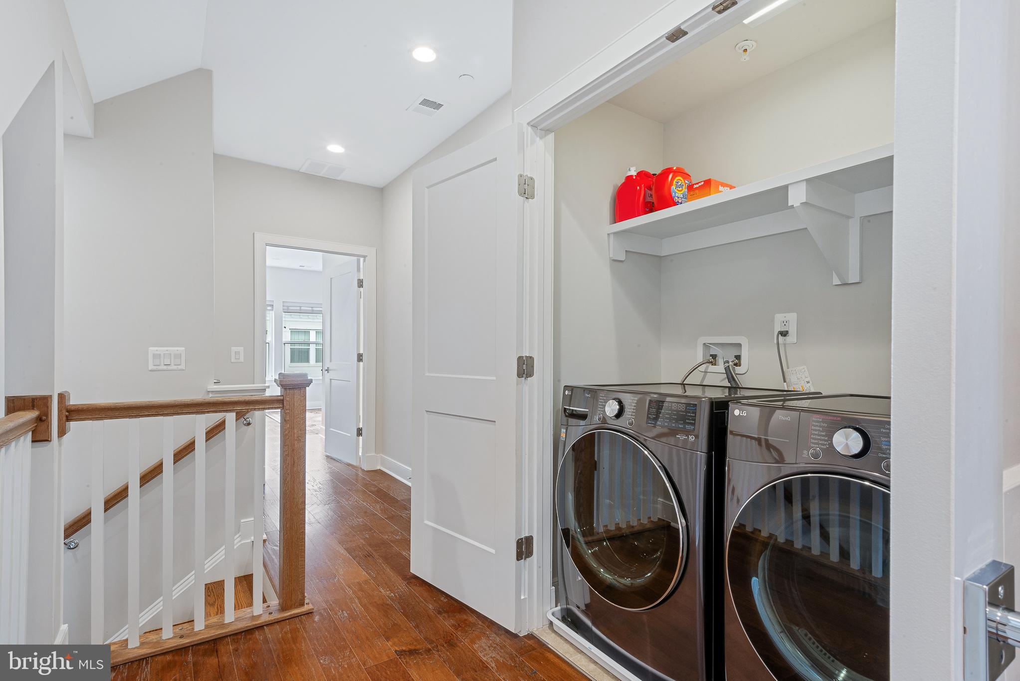 THE TOWNES AT GROSVENOR PLACE - Residential